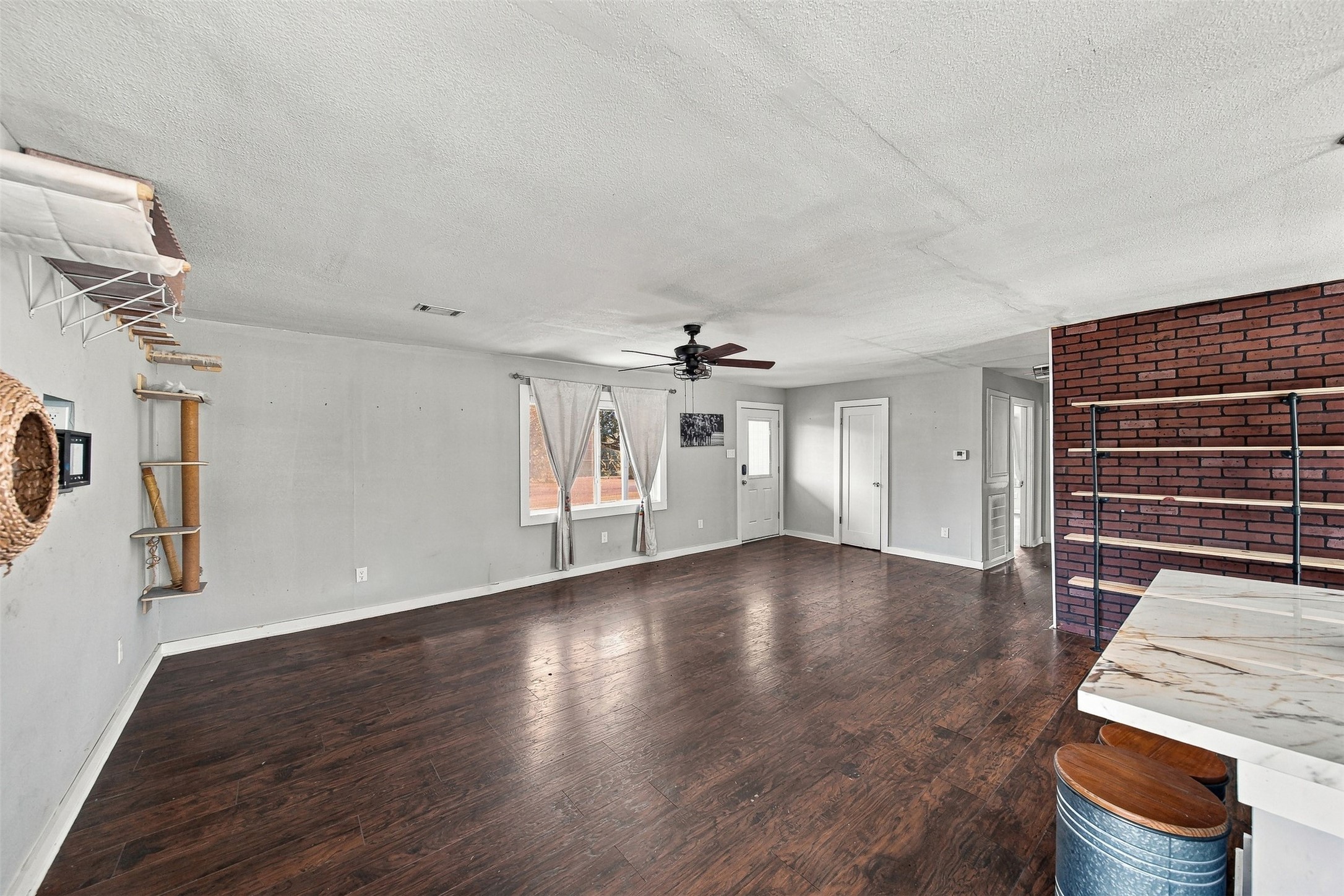 36576 Howell Road, Hempstead, TX 77445