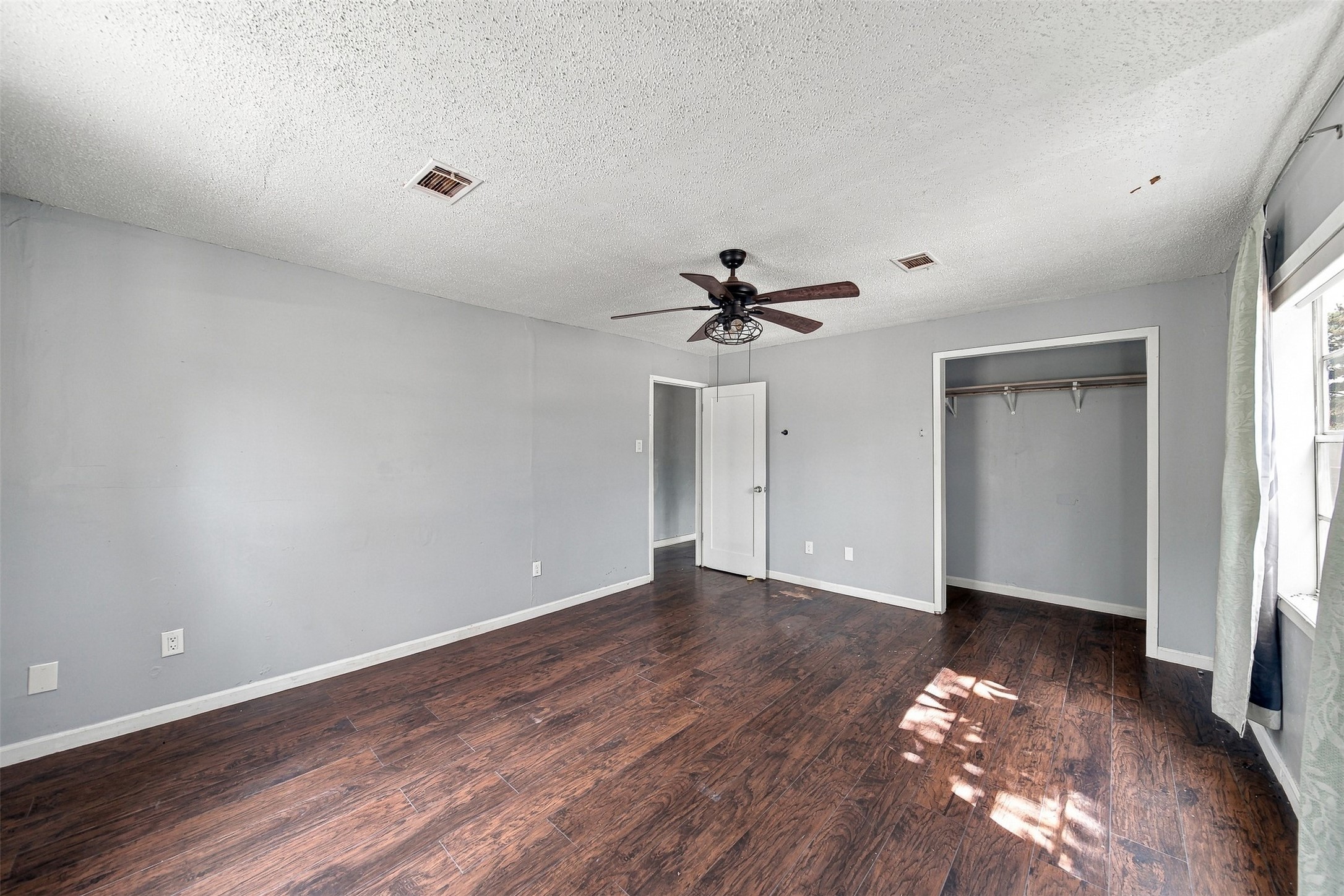 36576 Howell Road, Hempstead, TX 77445