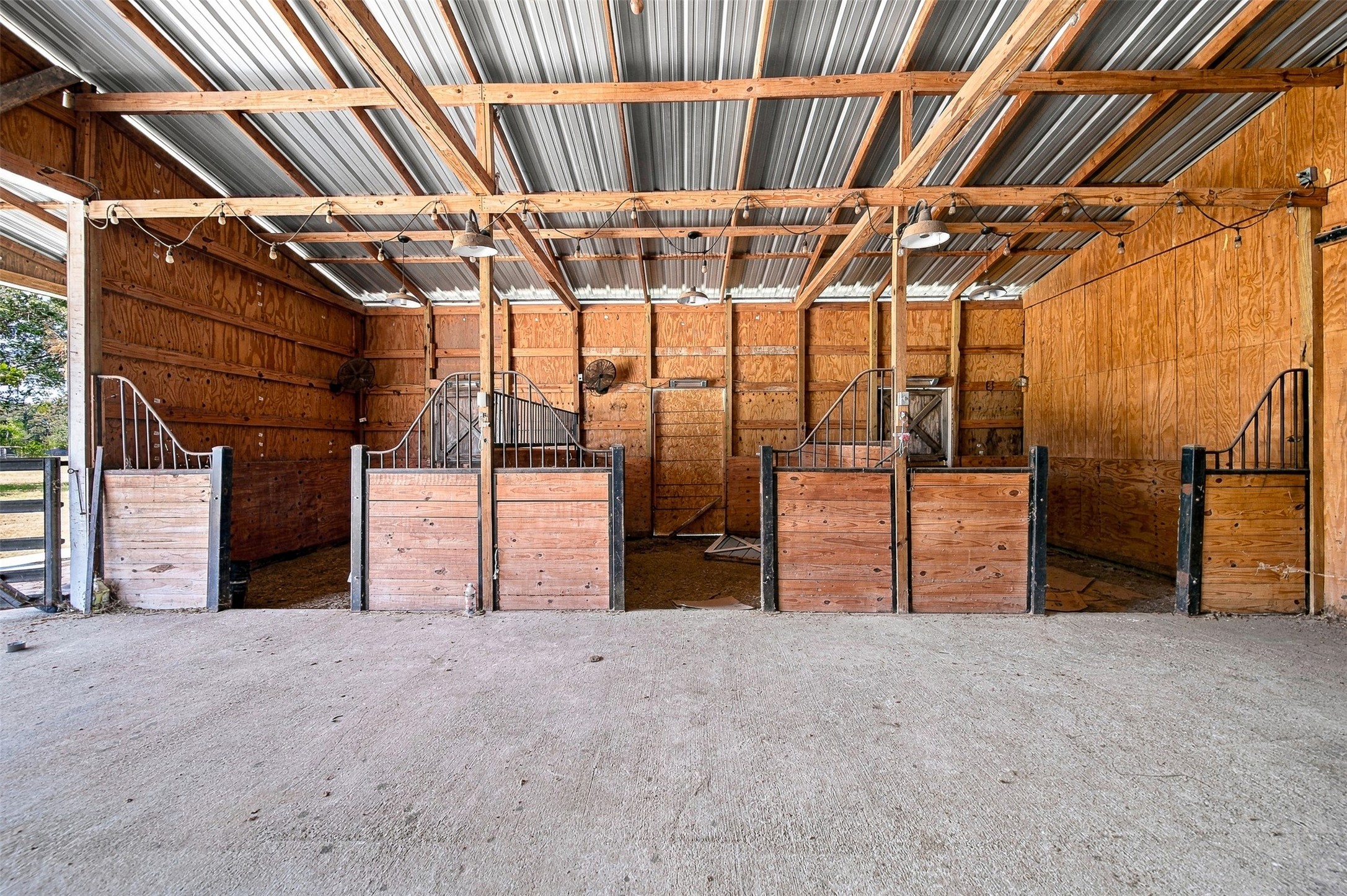 36576 Howell Road, Hempstead, TX 77445