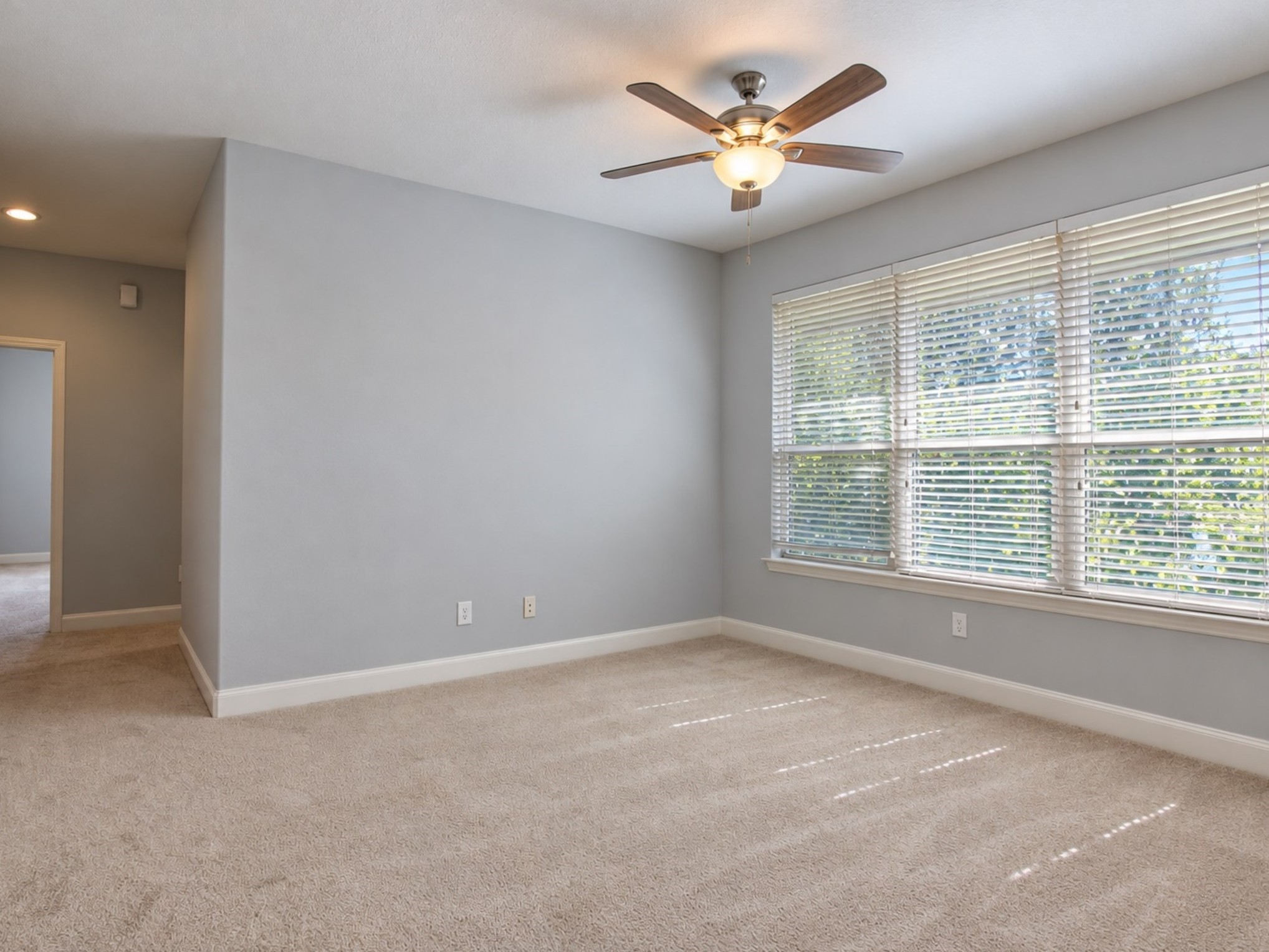 409 Via Regatta Drive, Webster, TX 77598