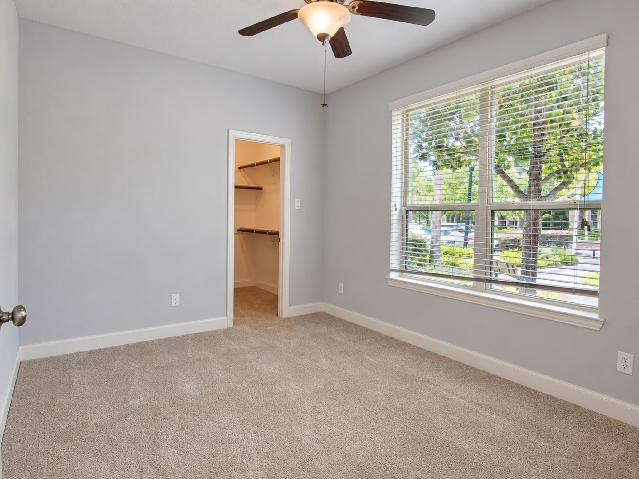 409 Via Regatta Drive, Webster, TX 77598