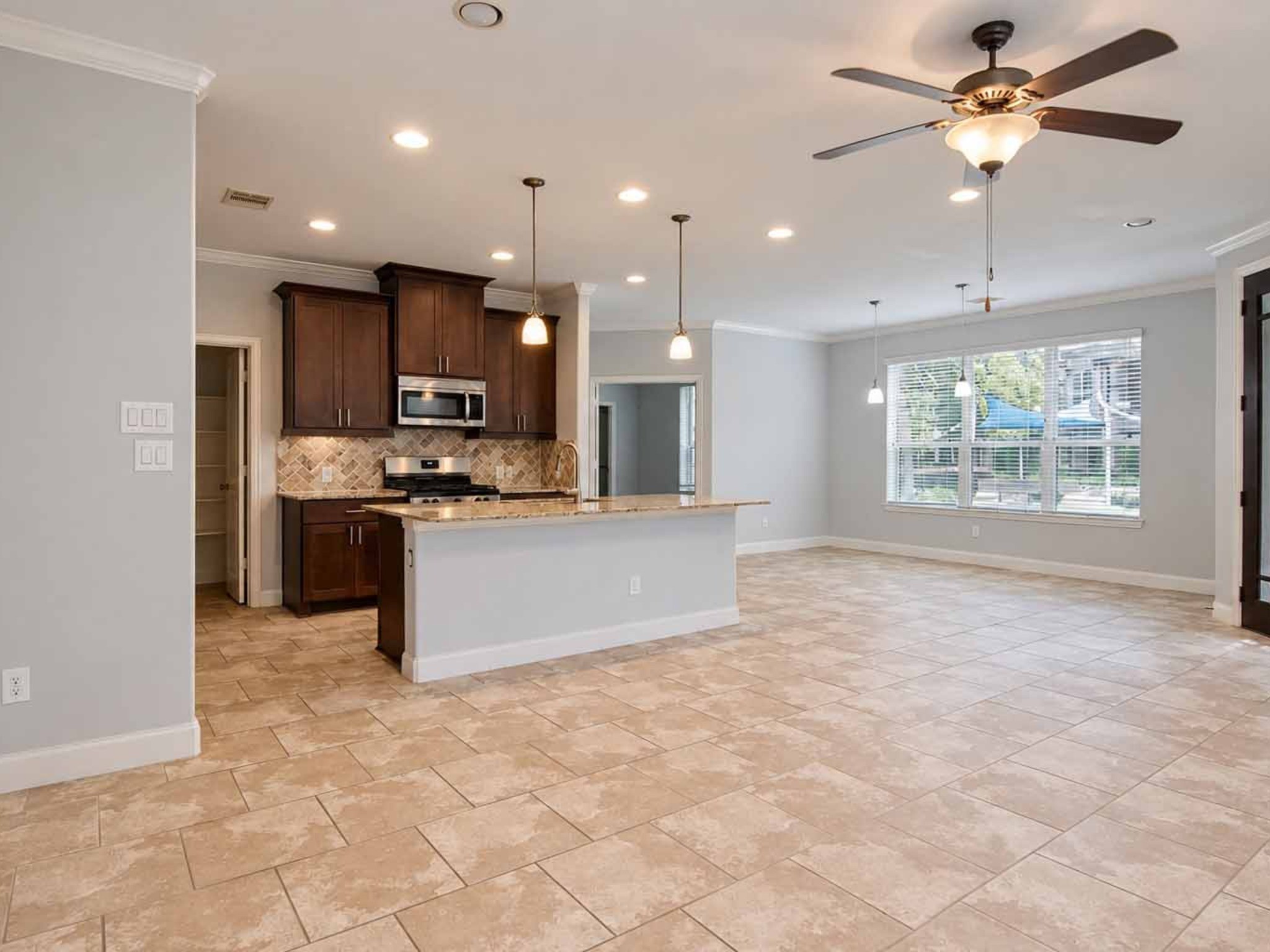 409 Via Regatta Drive, Webster, TX 77598 409 Via Regatta Drive, Webster, TX 77598