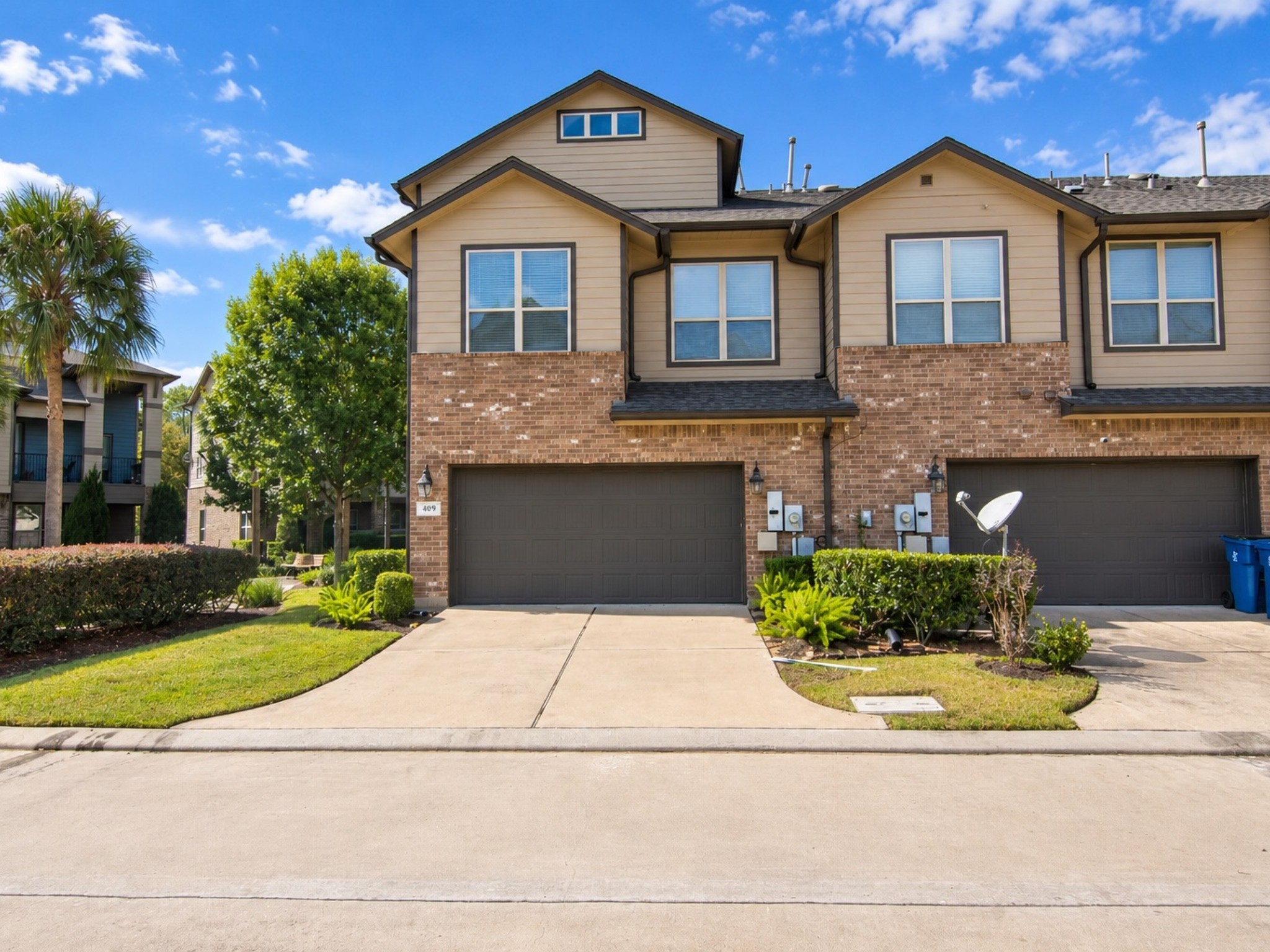 409 Via Regatta Drive, Webster, TX 77598