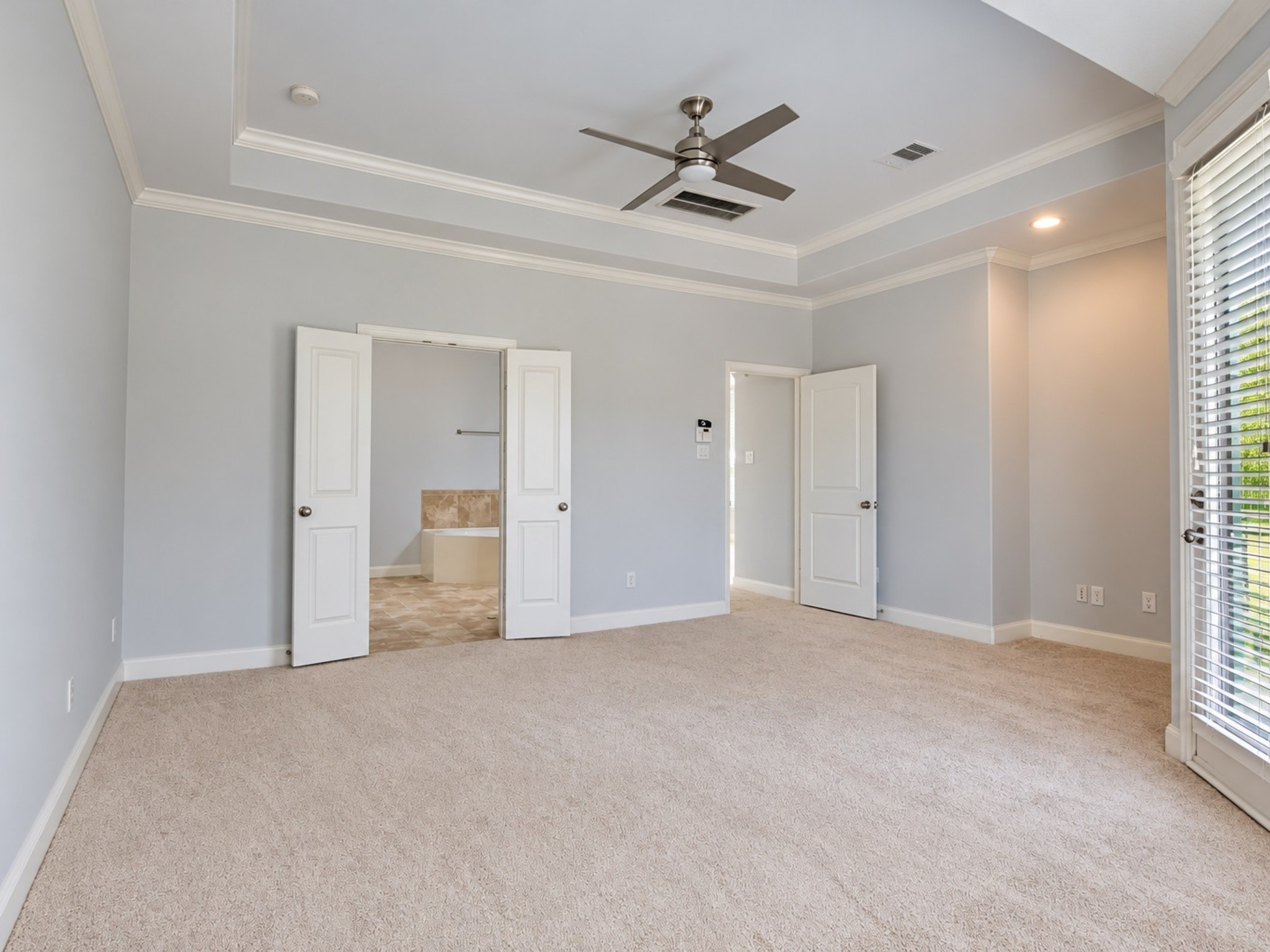 409 Via Regatta Drive, Webster, TX 77598