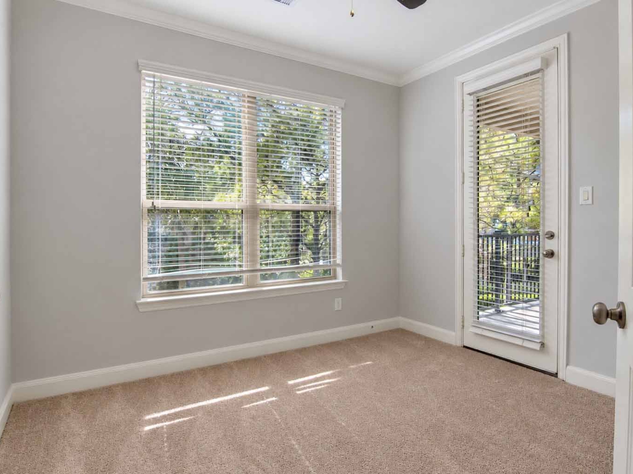 409 Via Regatta Drive, Webster, TX 77598
