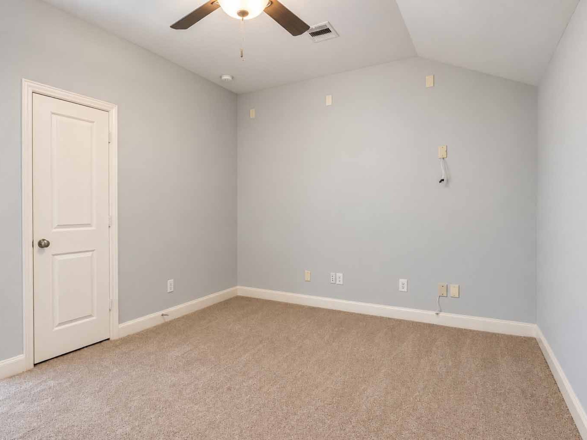 409 Via Regatta Drive, Webster, TX 77598