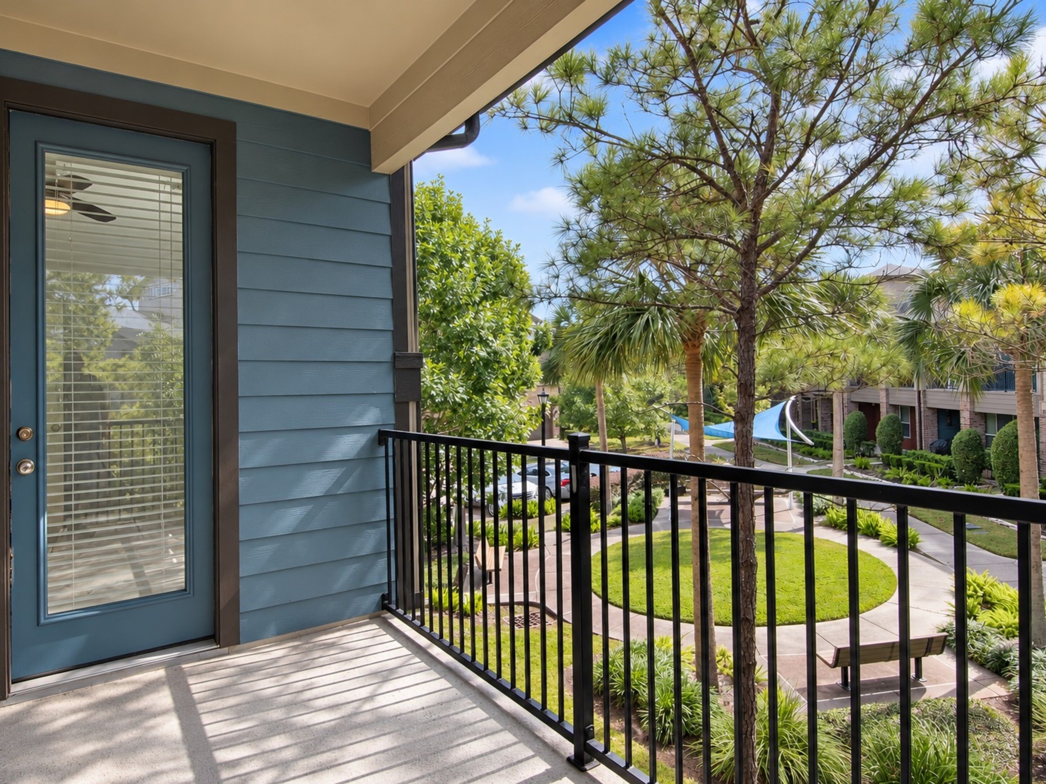 409 Via Regatta Drive, Webster, TX 77598