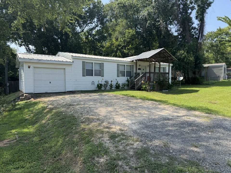 15203 Paradise Cove Drive, Willis, TX 77318