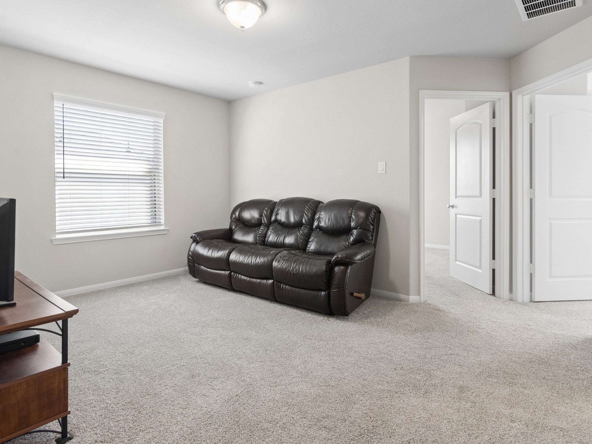 5516 Clarendon Hills Court, Pasadena, TX 77505