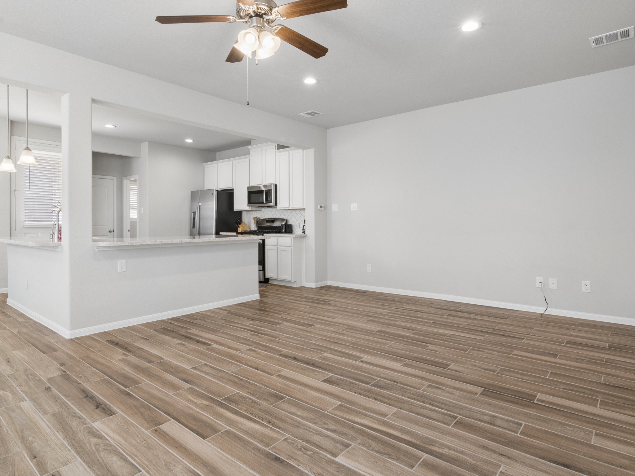 5516 Clarendon Hills Court, Pasadena, TX 77505