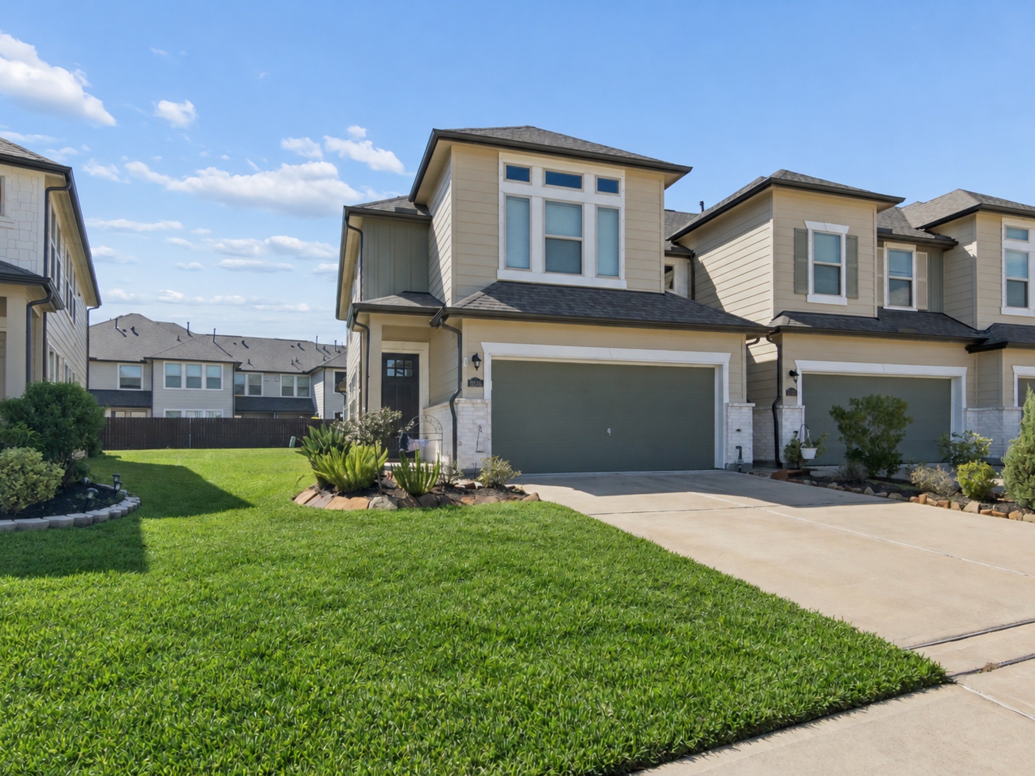 5516 Clarendon Hills Court, Pasadena, TX 77505