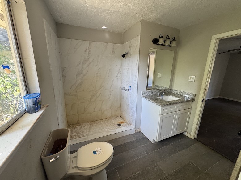7818 Pin Oak Road, Alvin, TX 77511
