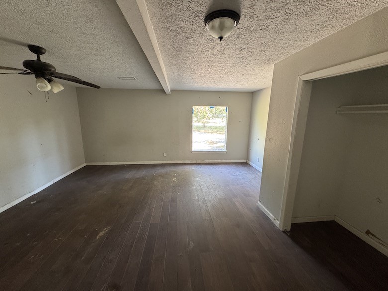 7818 Pin Oak Road, Alvin, TX 77511 7818 Pin Oak Road, Alvin, TX 77511