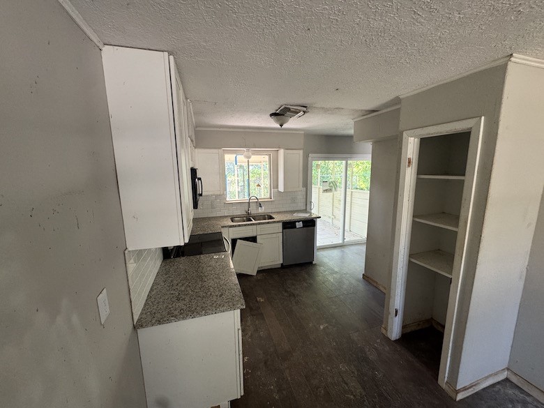 7818 Pin Oak Road, Alvin, TX 77511 7818 Pin Oak Road, Alvin, TX 77511