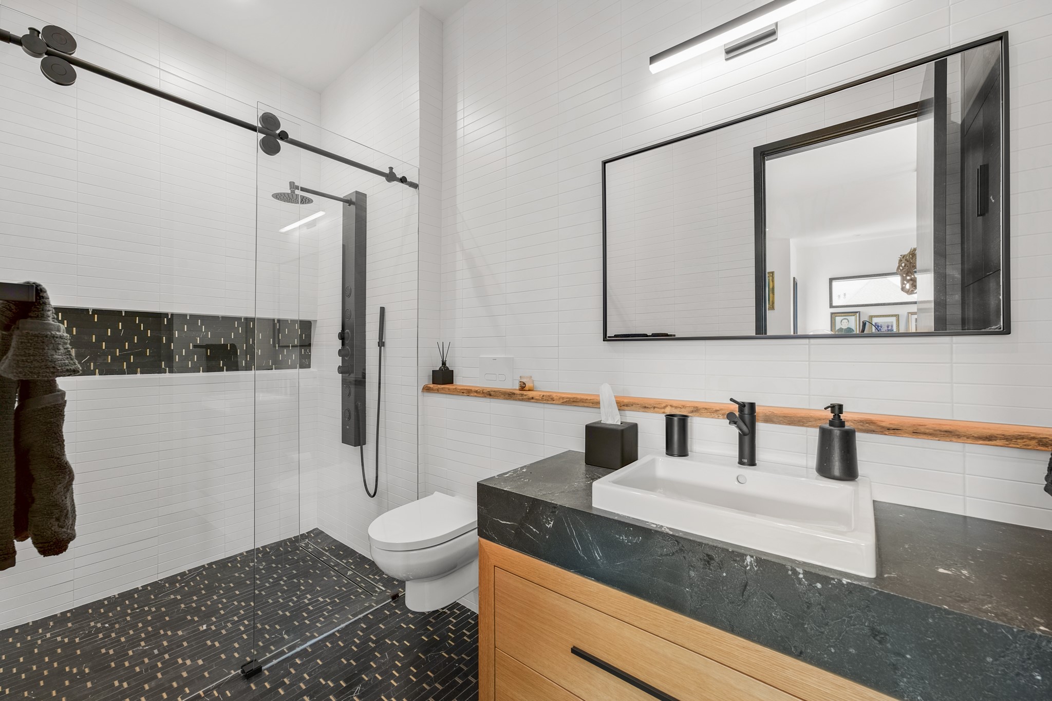 4130 Glenshire Street, Houston, TX 77025 4130 Glenshire Street, Houston, TX 77025