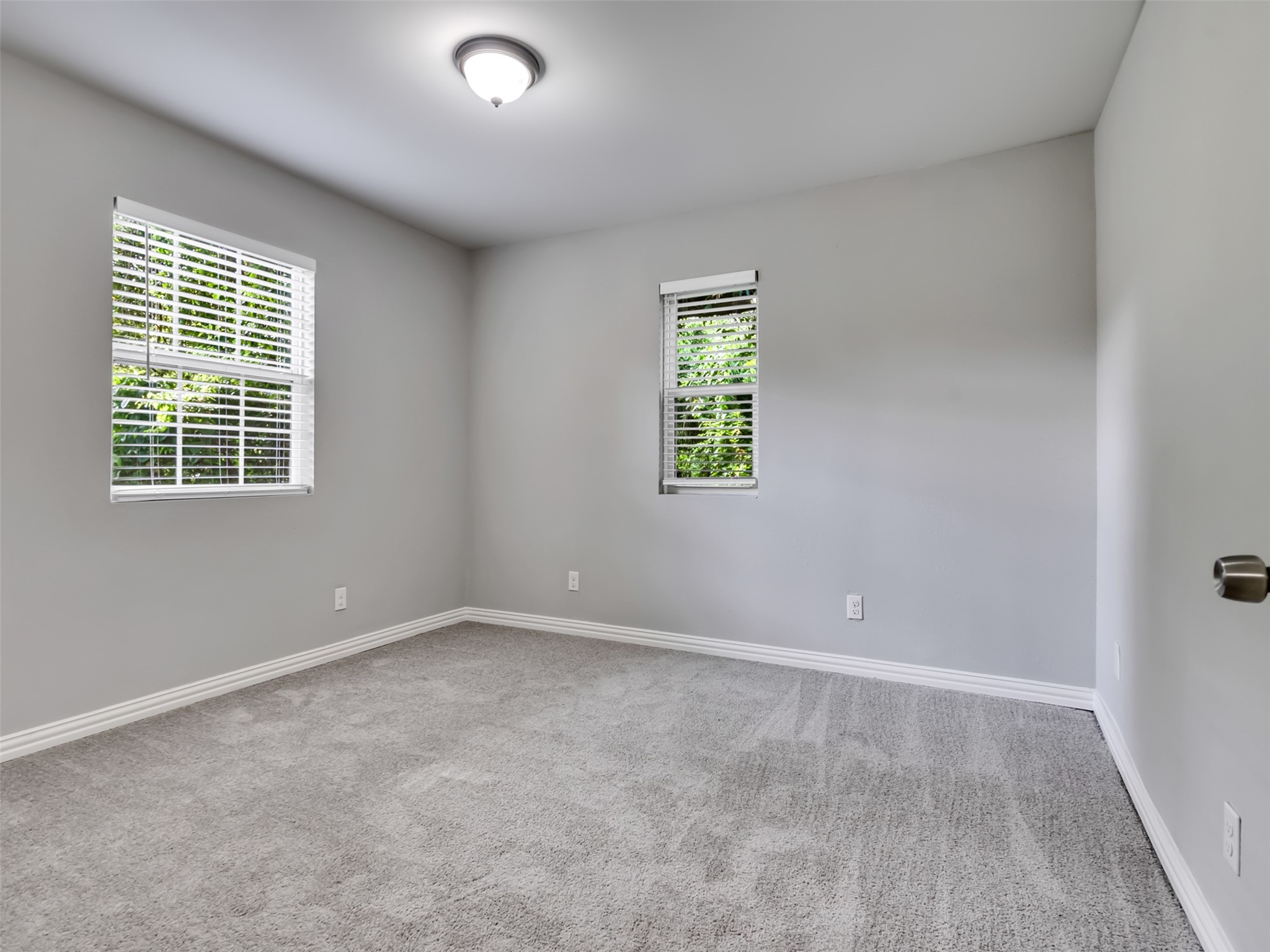 Secondary bedroom