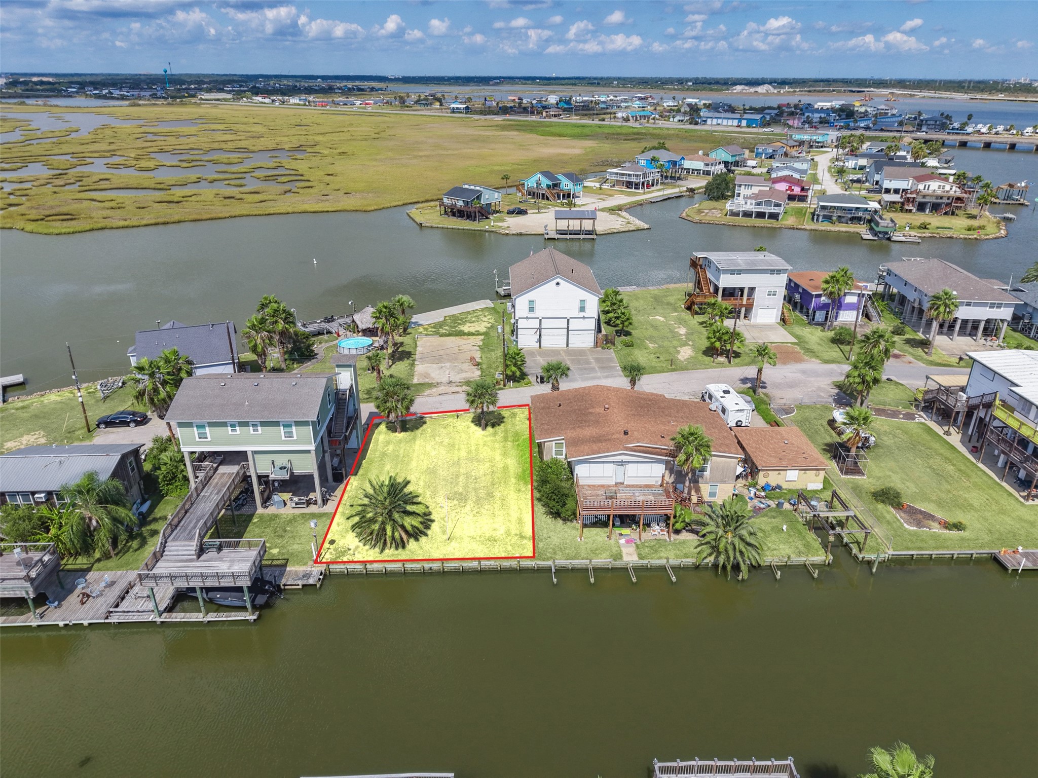 East-facing canal front, so this side catches the morning sun and the sunsets land across the street. Quick run out to Jones Bay for fishing or crabbing!