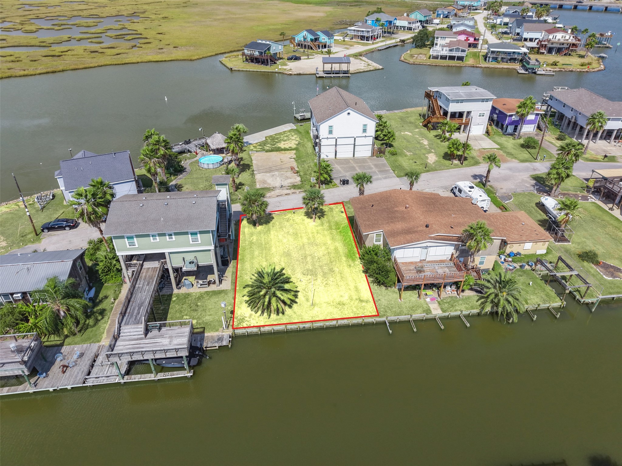 Right at the bulkhead, the water is steps from where your back porch would sit. Fish, launch a kayak or tie up the boat. Mac McGaffey Highland Bayou Park, about 2.1 miles away, has a kayak launch and fishing spots when you want a change of scenery.