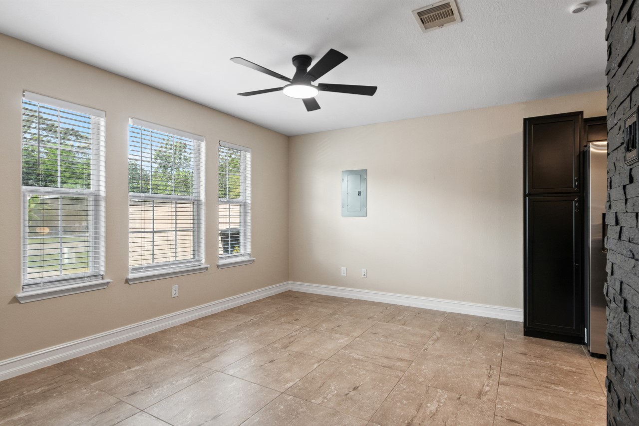 3723 Putnam Drive, Bacliff, TX 77518