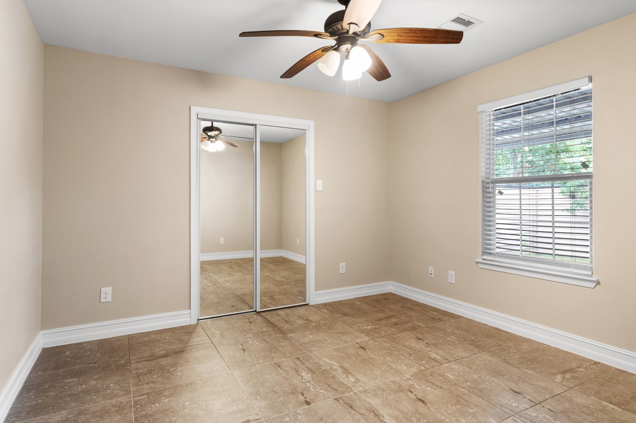 3723 Putnam Drive, Bacliff, TX 77518