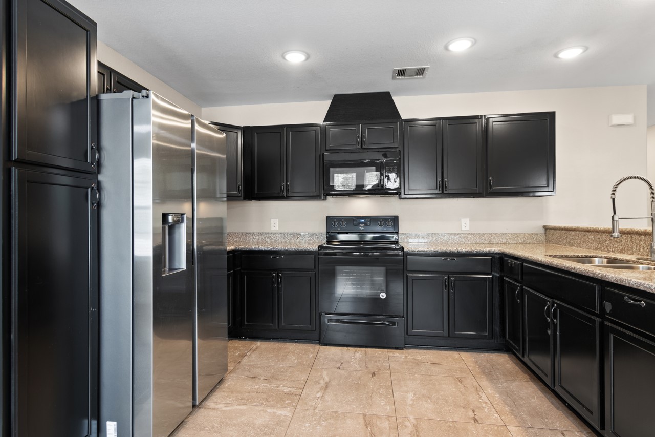 3723 Putnam Drive, Bacliff, TX 77518