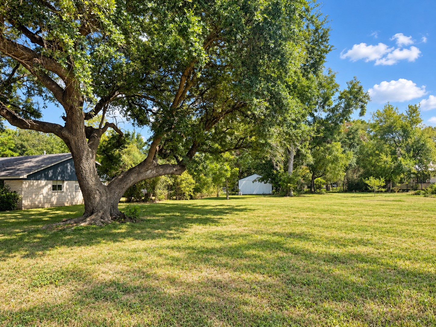 2211 Erickson Street, La Marque, TX 77568 2211 Erickson Street, La Marque, TX 77568
