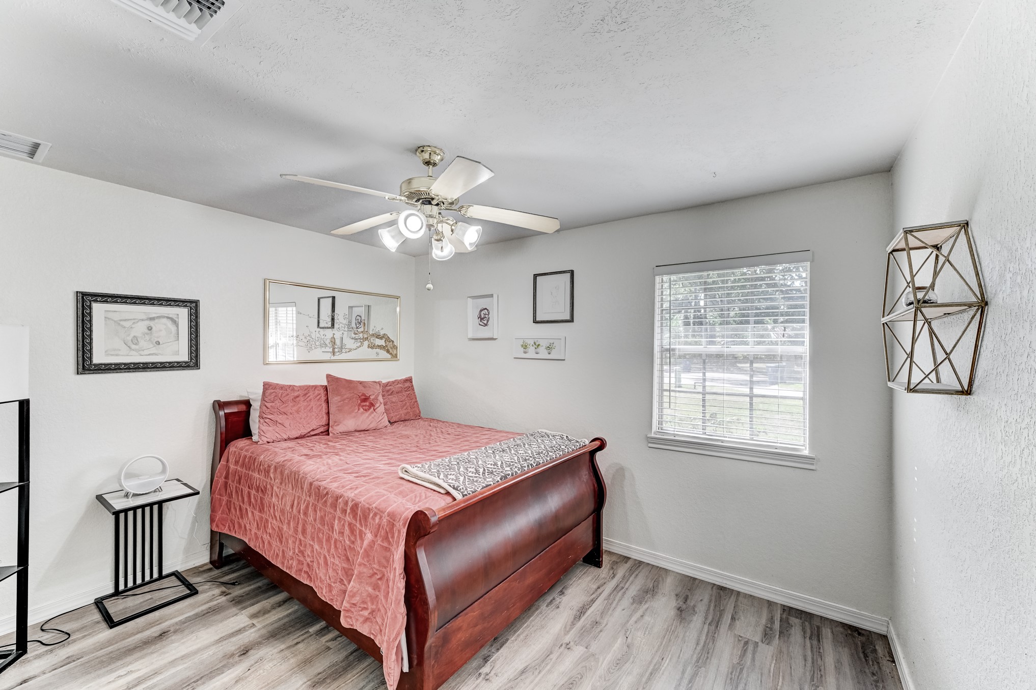 1130 Old Mill Lane, Houston, TX 77073