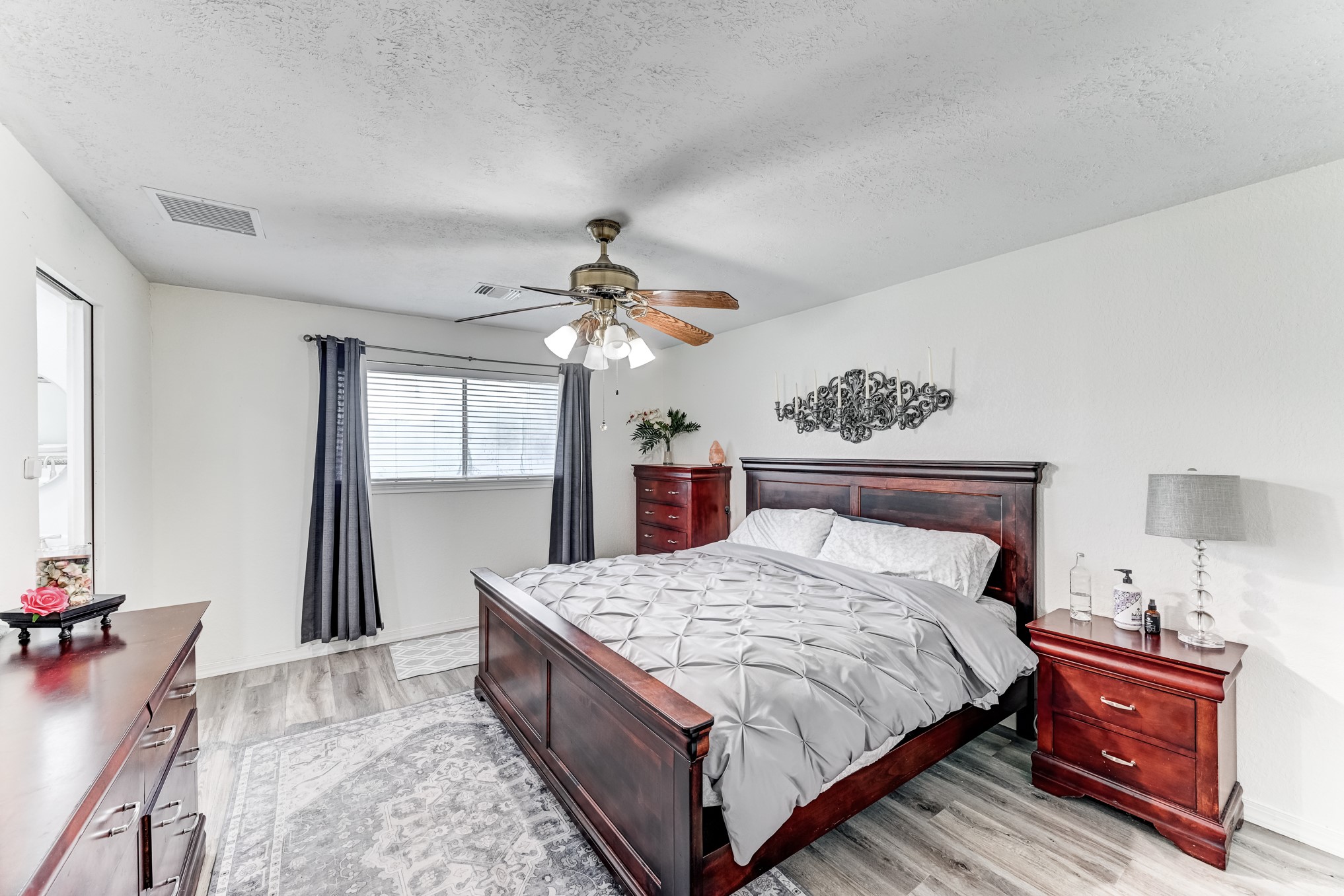 1130 Old Mill Lane, Houston, TX 77073 1130 Old Mill Lane, Houston, TX 77073