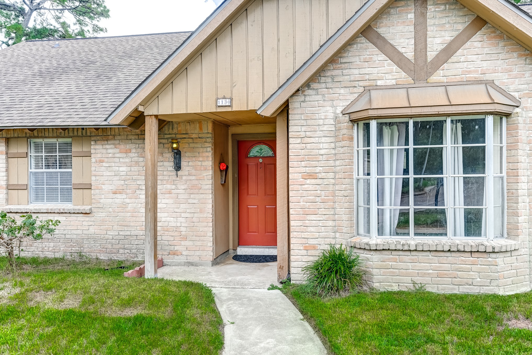 1130 Old Mill Lane, Houston, TX 77073