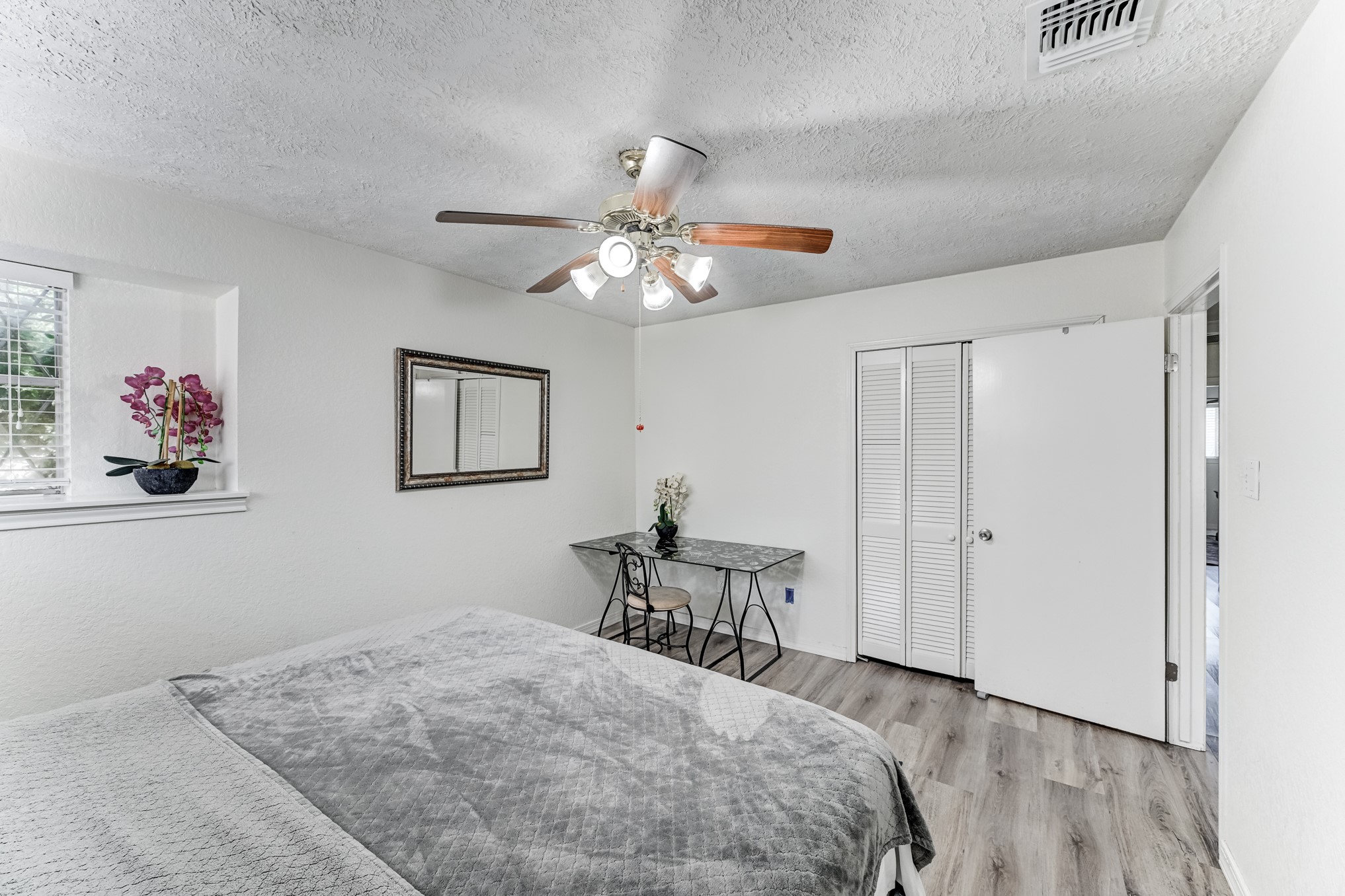 1130 Old Mill Lane, Houston, TX 77073