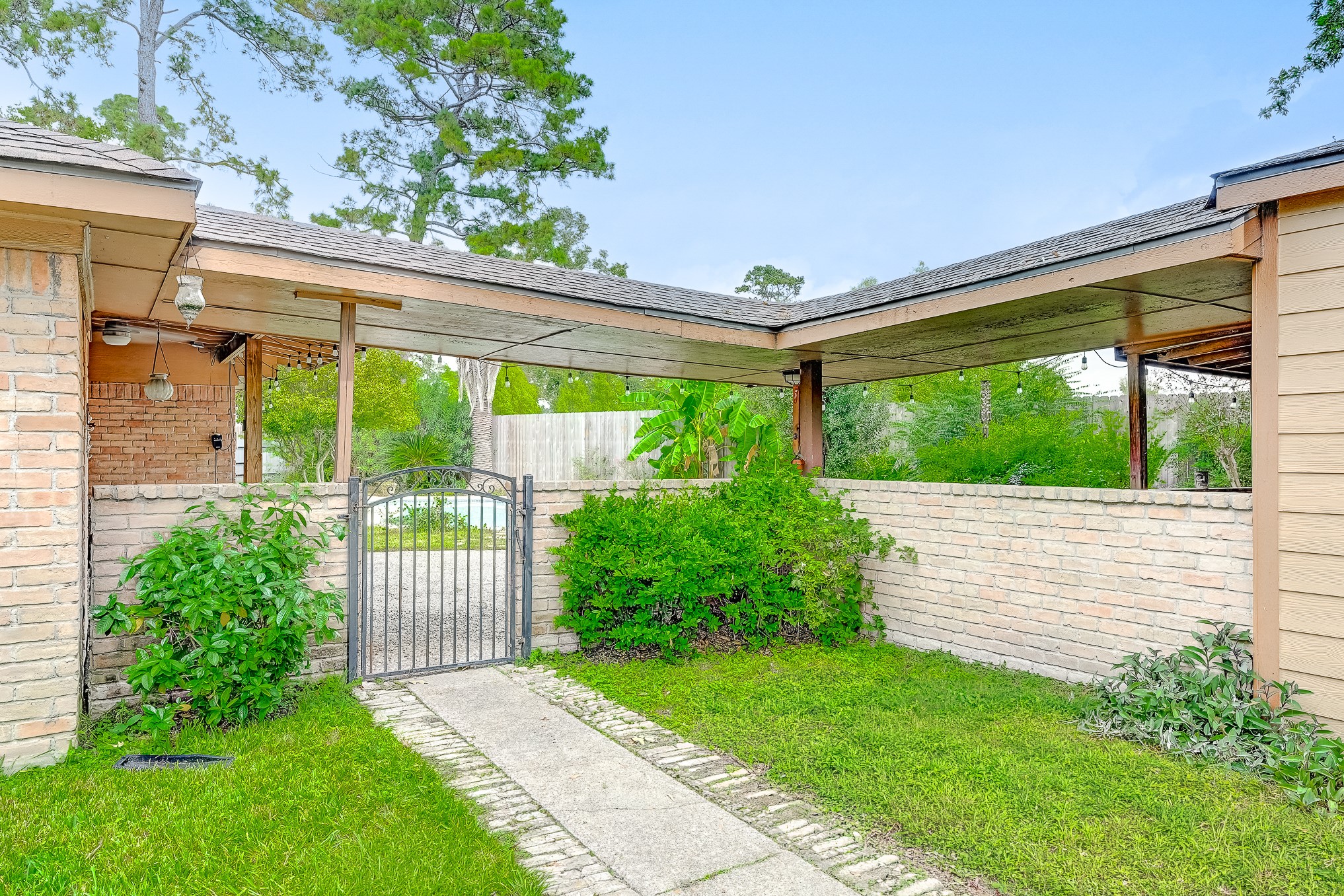 1130 Old Mill Lane, Houston, TX 77073