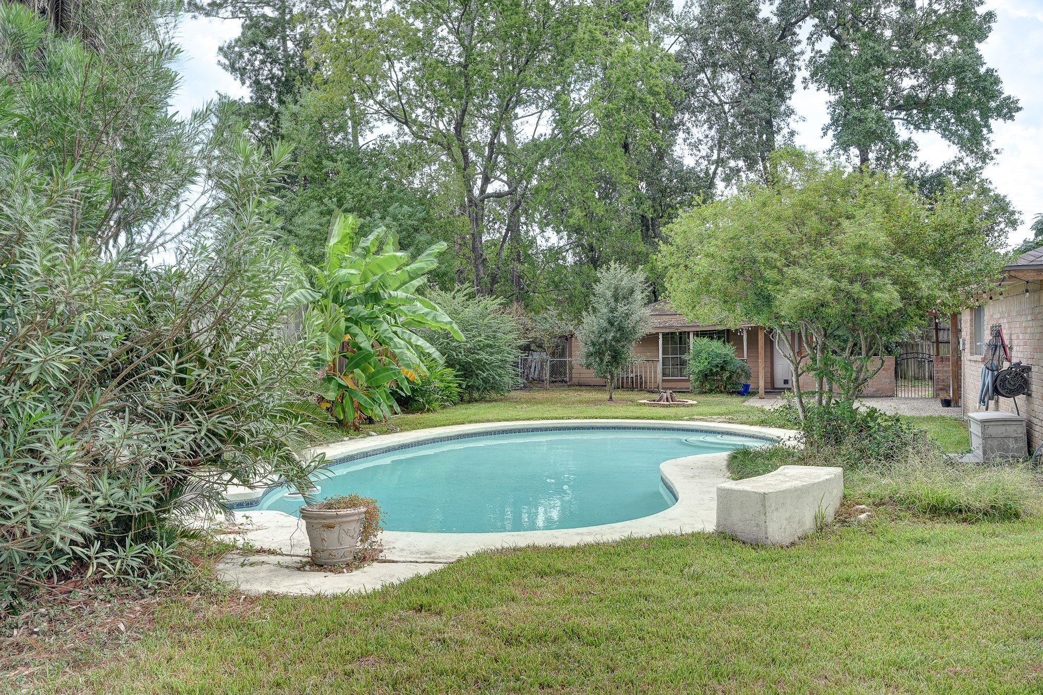 1130 Old Mill Lane, Houston, TX 77073
