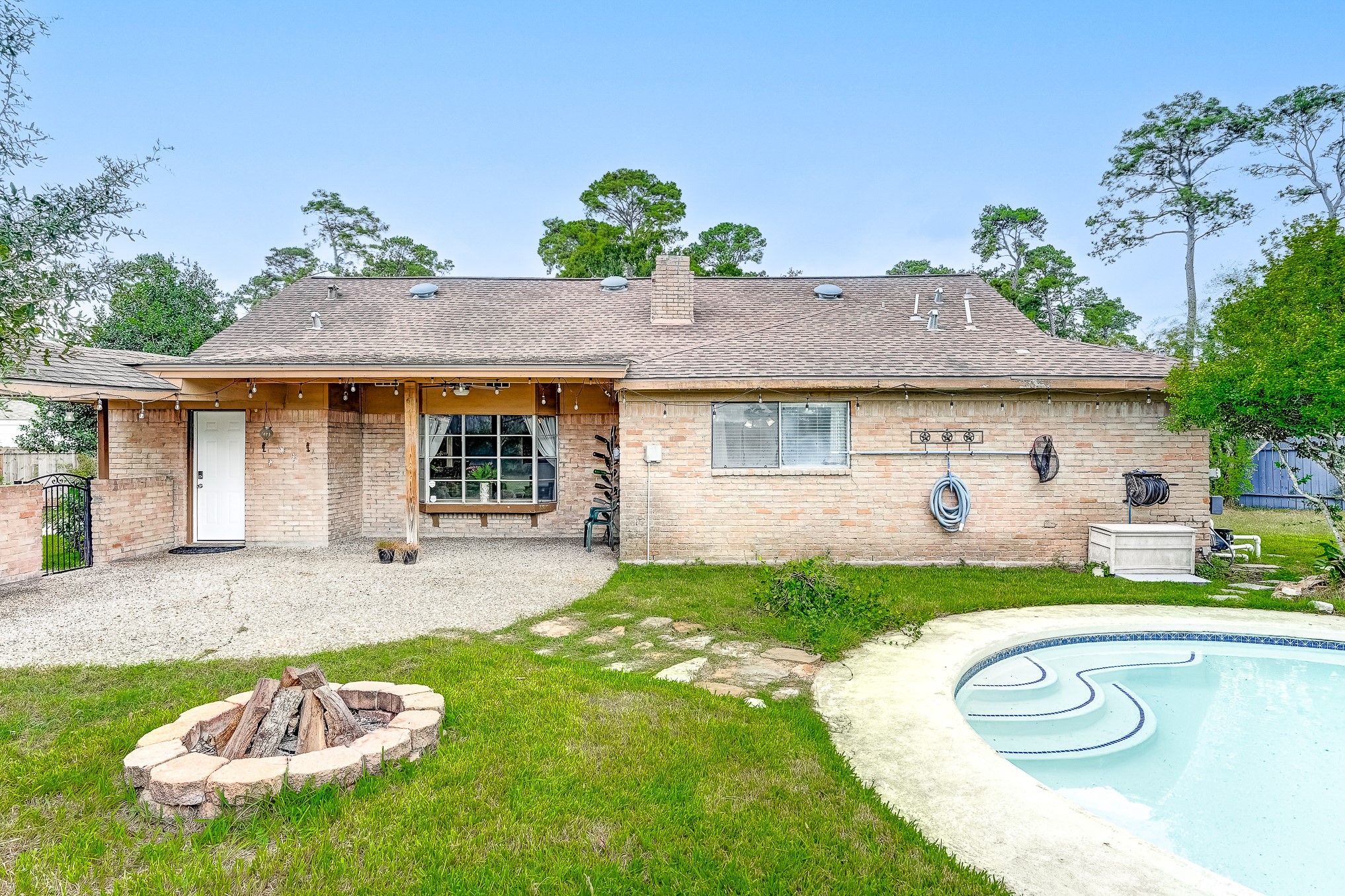 1130 Old Mill Lane, Houston, TX 77073