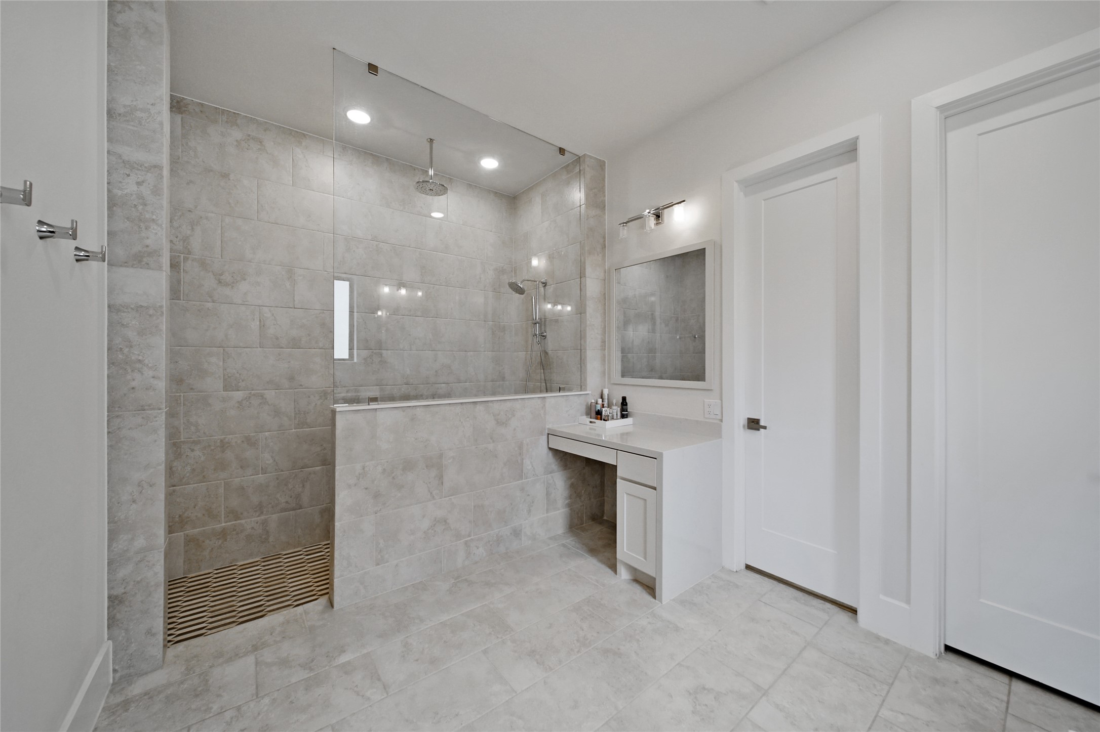 6 Gentle Branch Place, Tomball, TX 77375