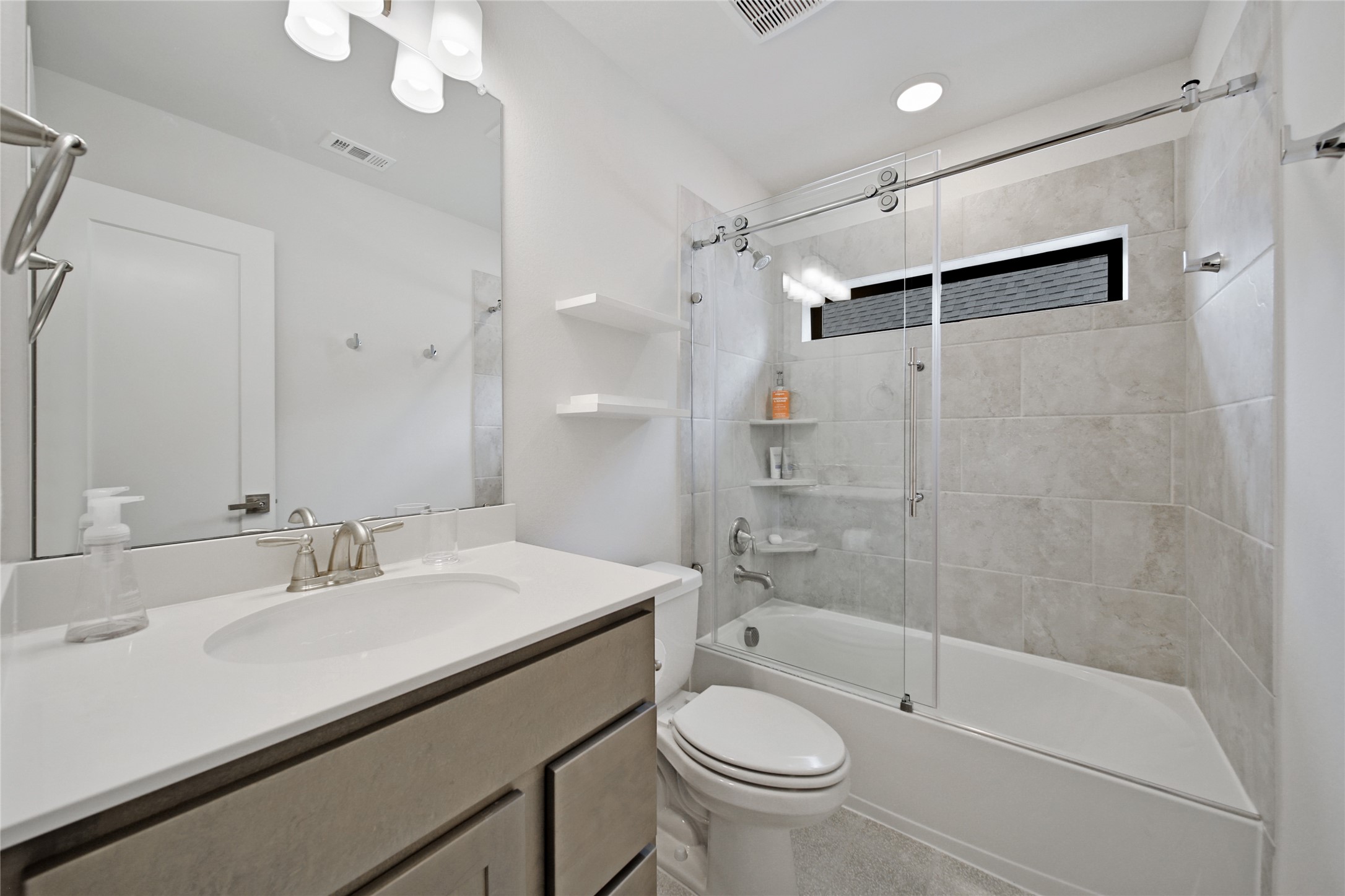 Bath 3 Up - Tub