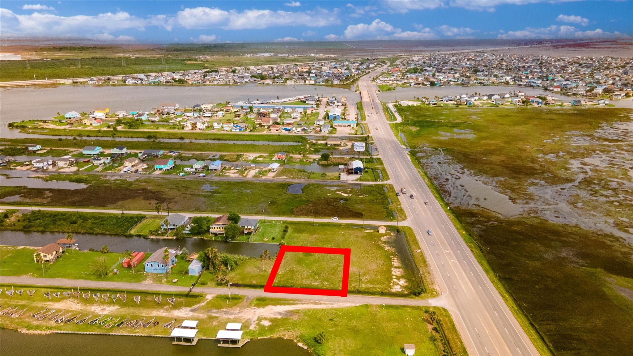 39 & 40 Beau Rue, Hitchcock, TX 77563