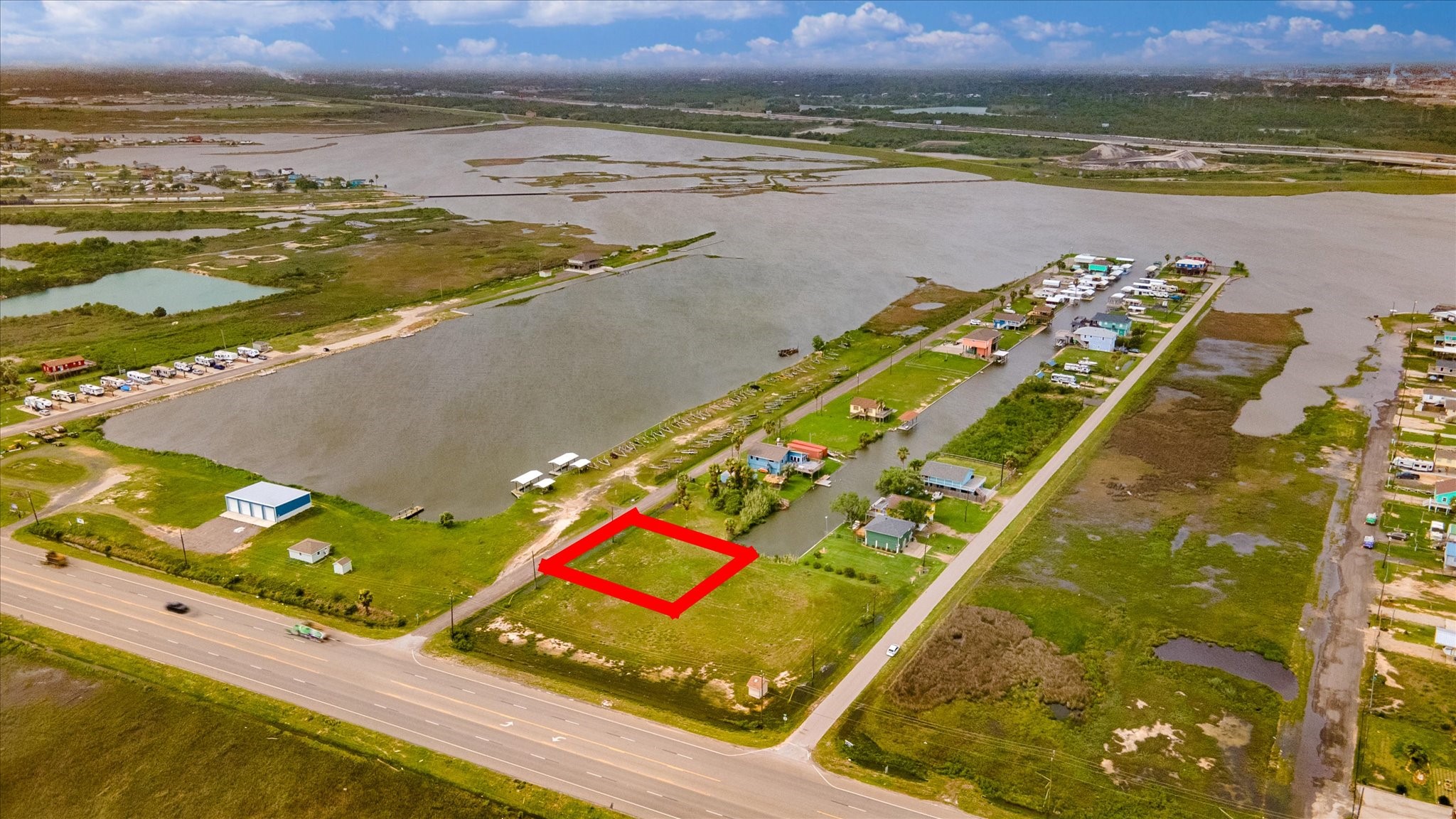39 & 40 Beau Rue, Hitchcock, TX 77563