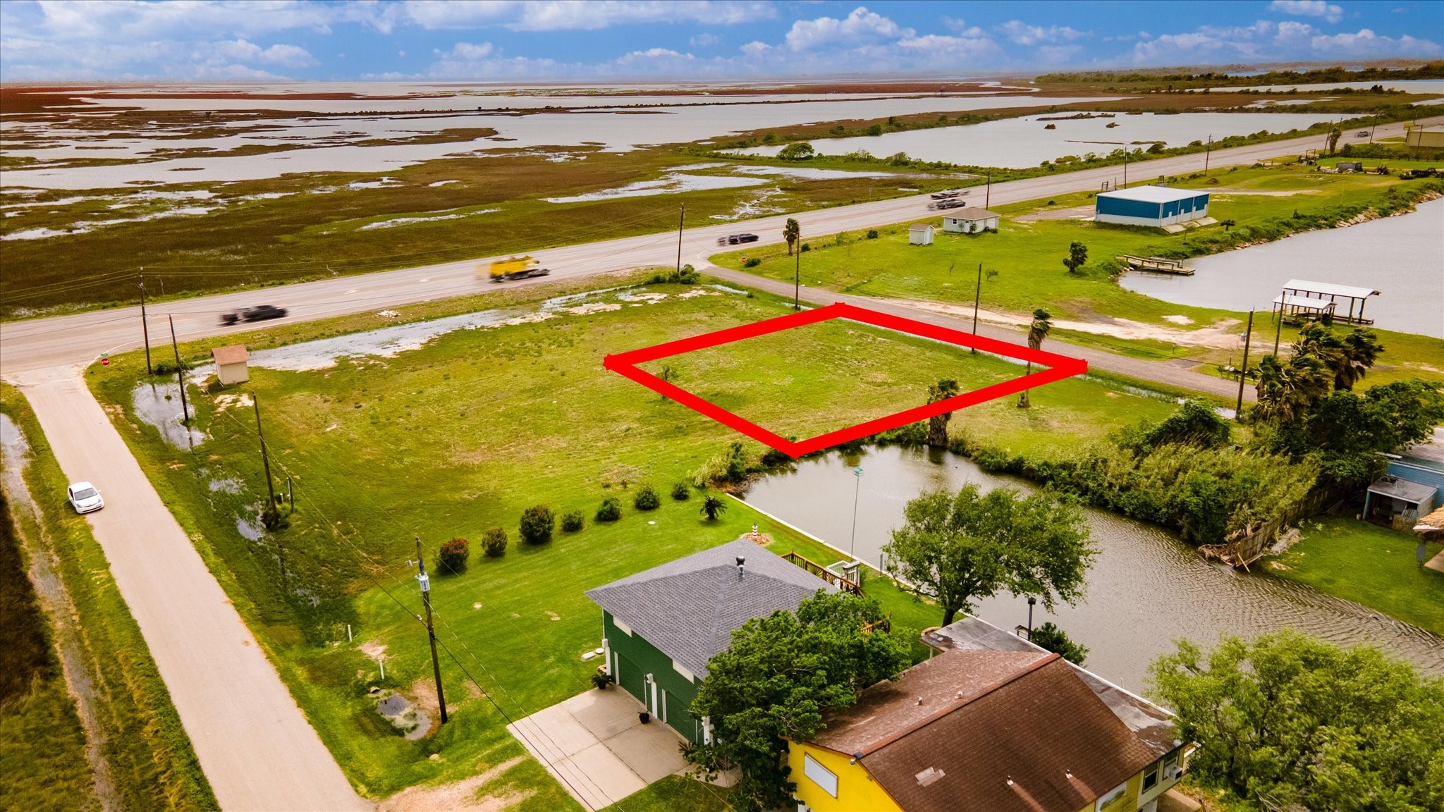 39 & 40 Beau Rue, Hitchcock, TX 77563