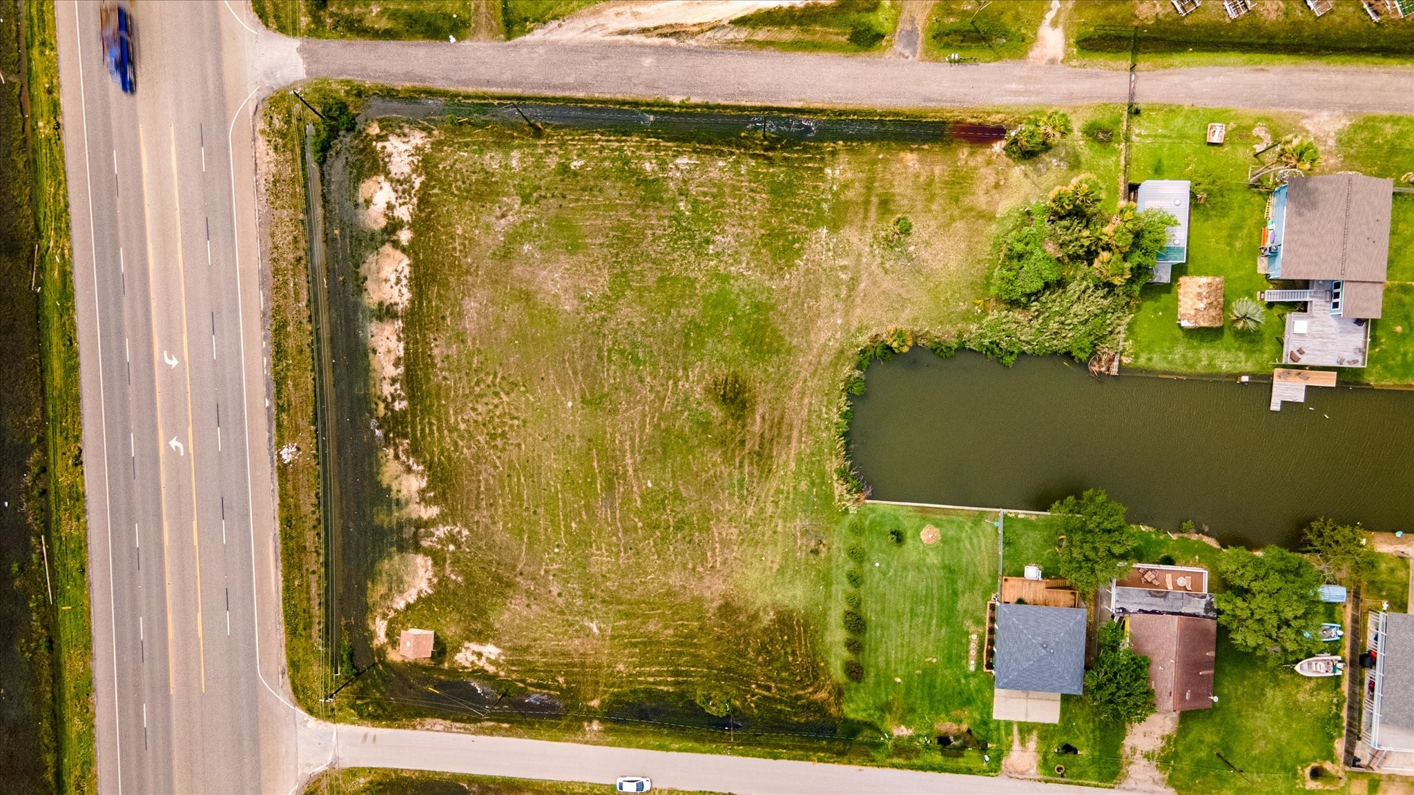 39 & 40 Beau Rue, Hitchcock, TX 77563