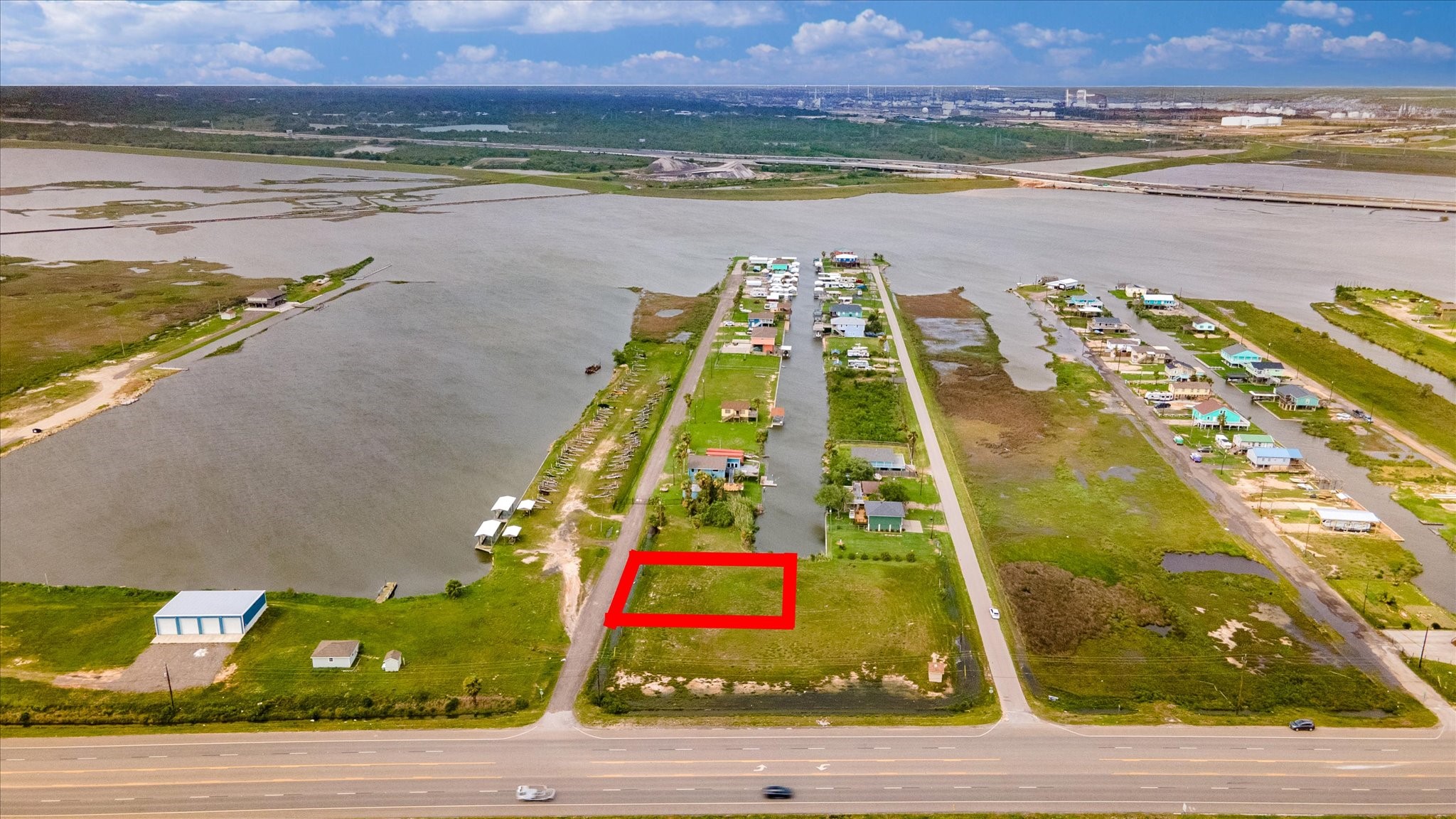39 & 40 Beau Rue, Hitchcock, TX 77563