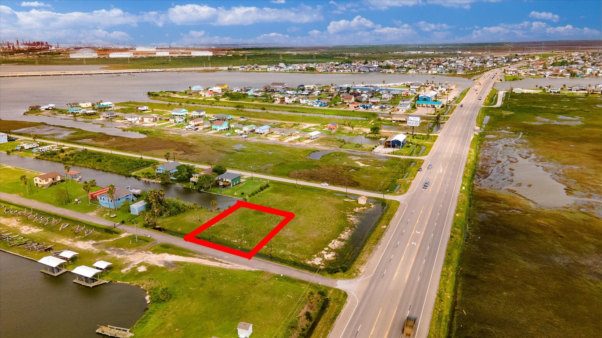 39 & 40 Beau Rue, Hitchcock, TX 77563