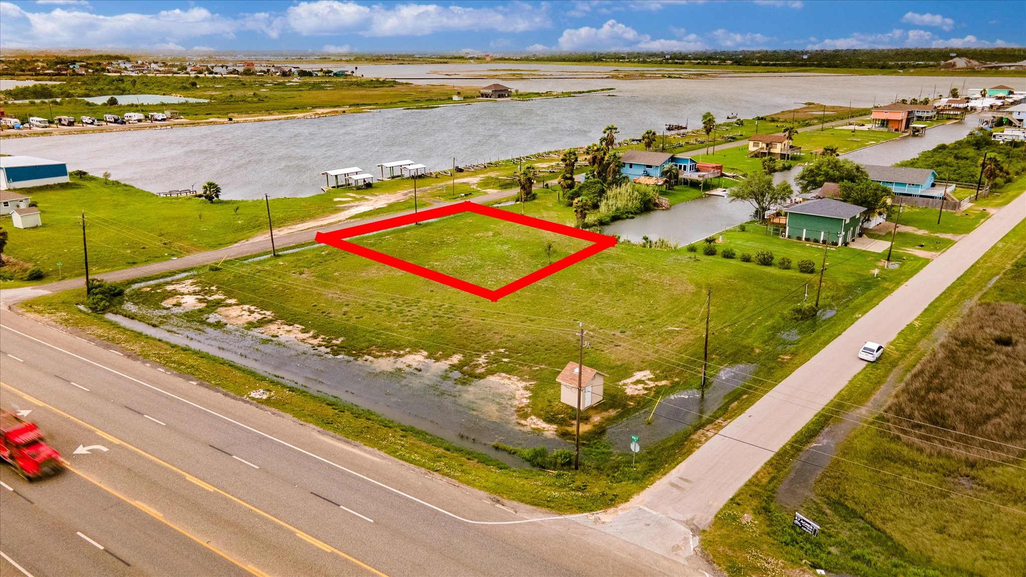 39 & 40 Beau Rue, Hitchcock, TX 77563