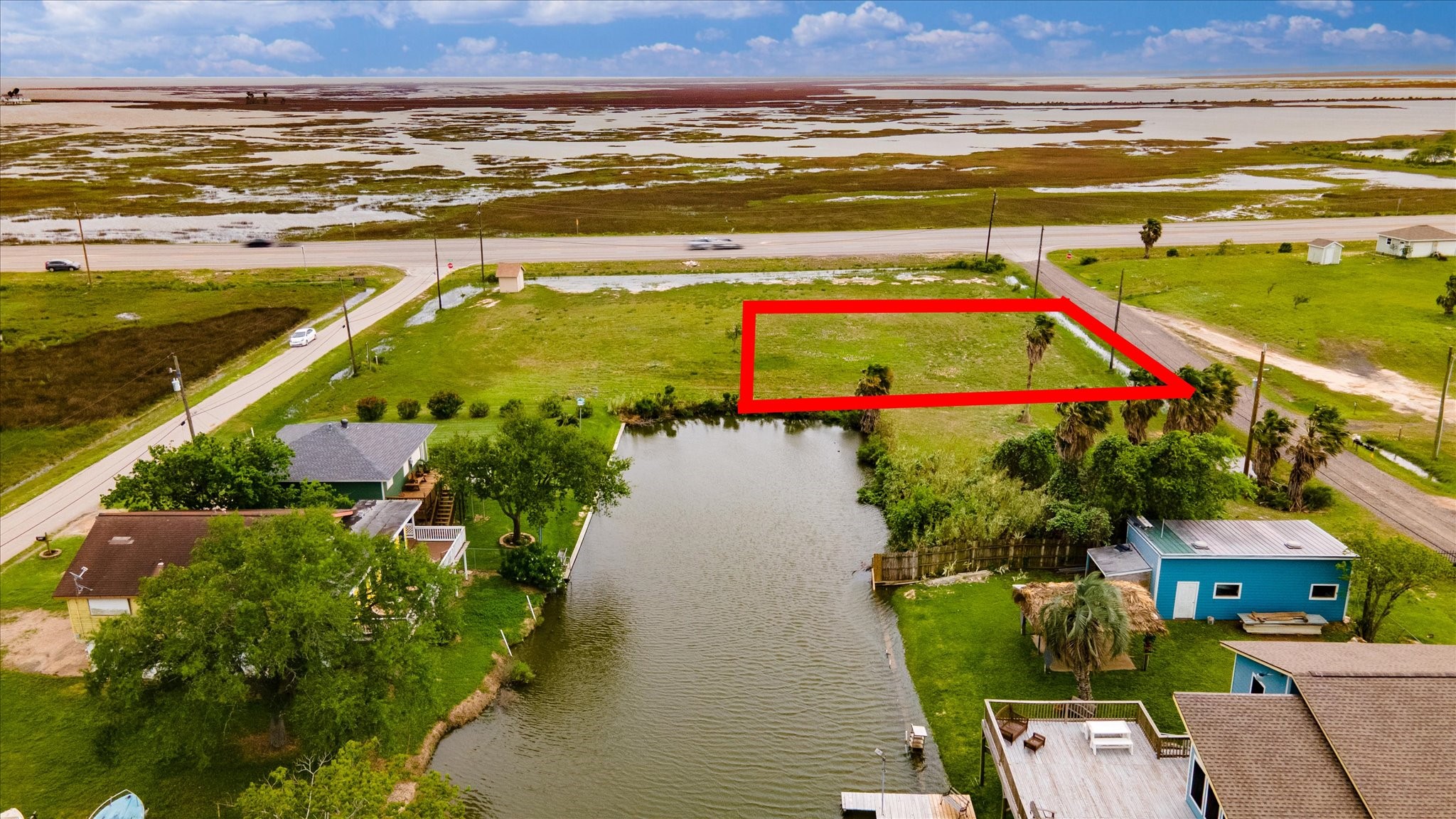 39 & 40 Beau Rue, Hitchcock, TX 77563