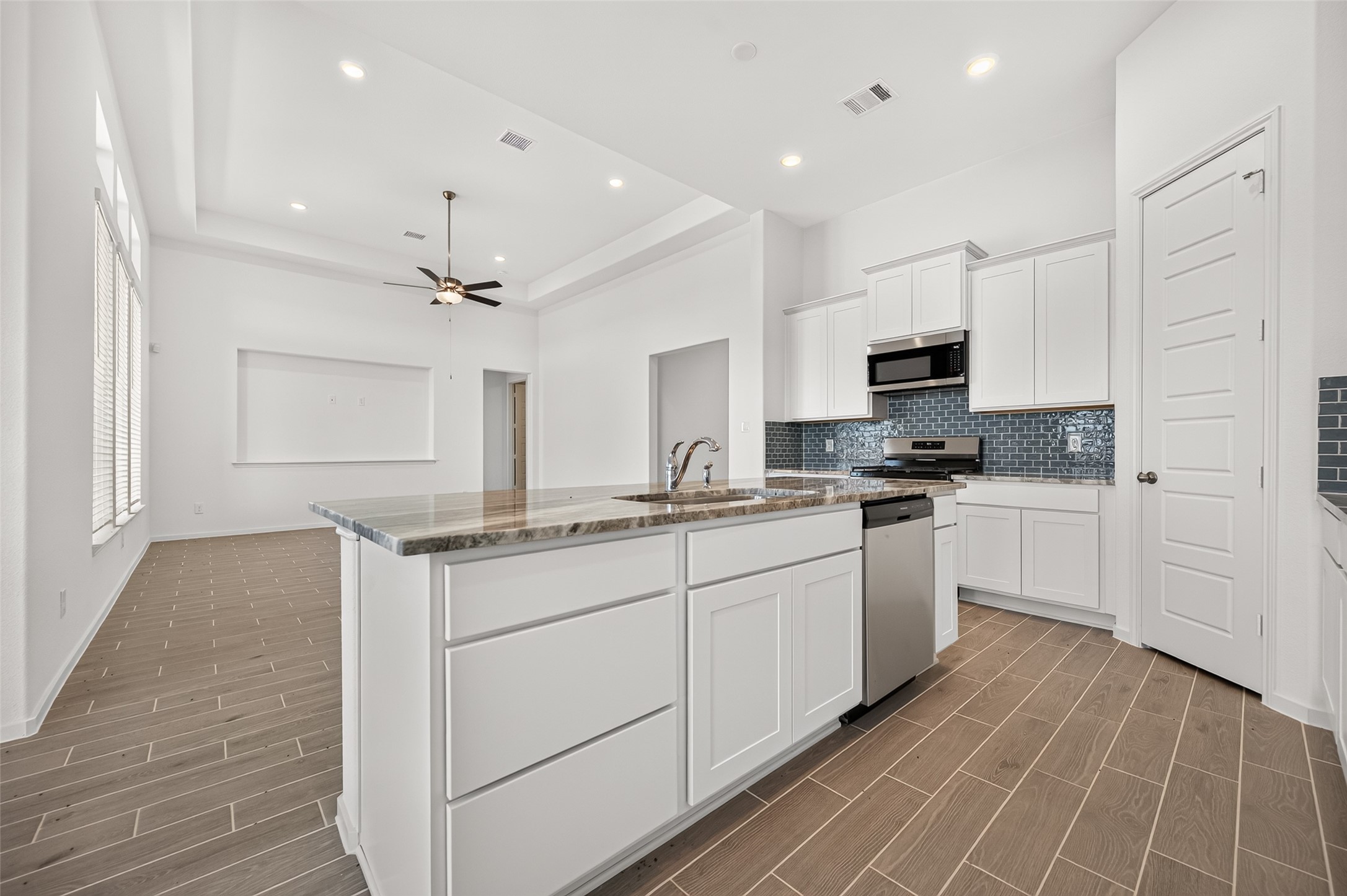 1056 Apple Ridge Road, Magnolia, TX 77355