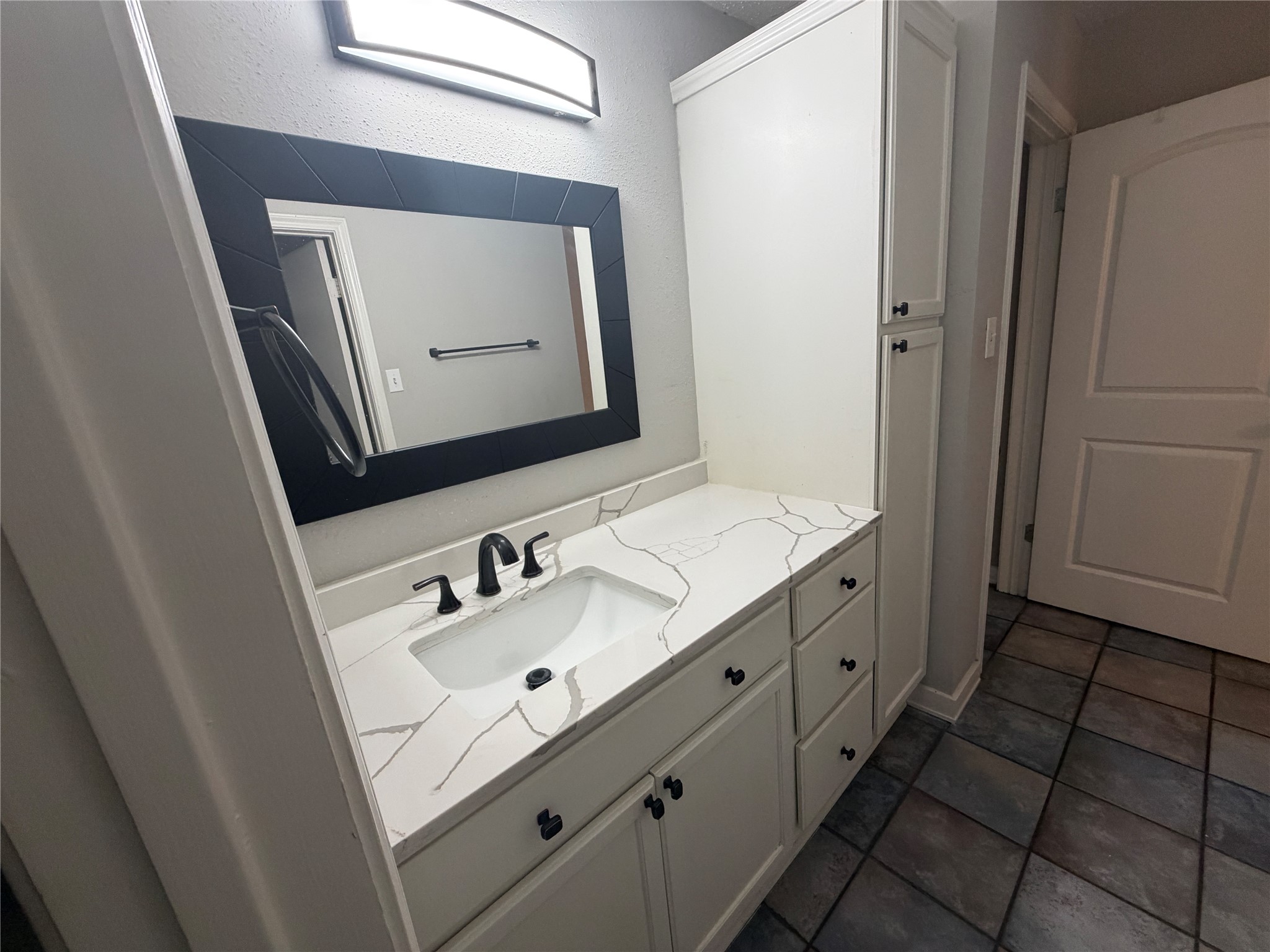 455 Oakdale Drive, Stafford, TX 77477