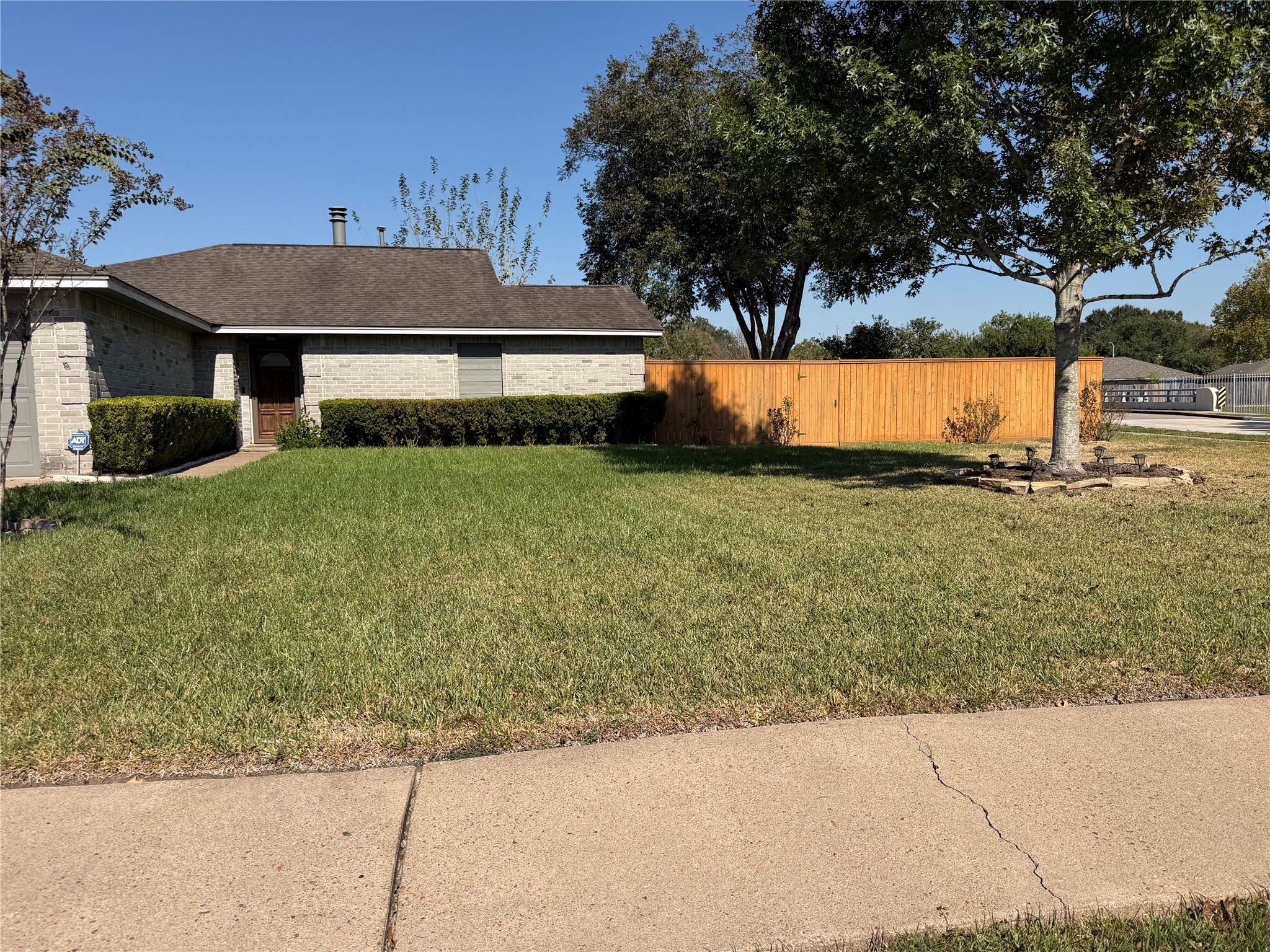 455 Oakdale Drive, Stafford, TX 77477 455 Oakdale Drive, Stafford, TX 77477