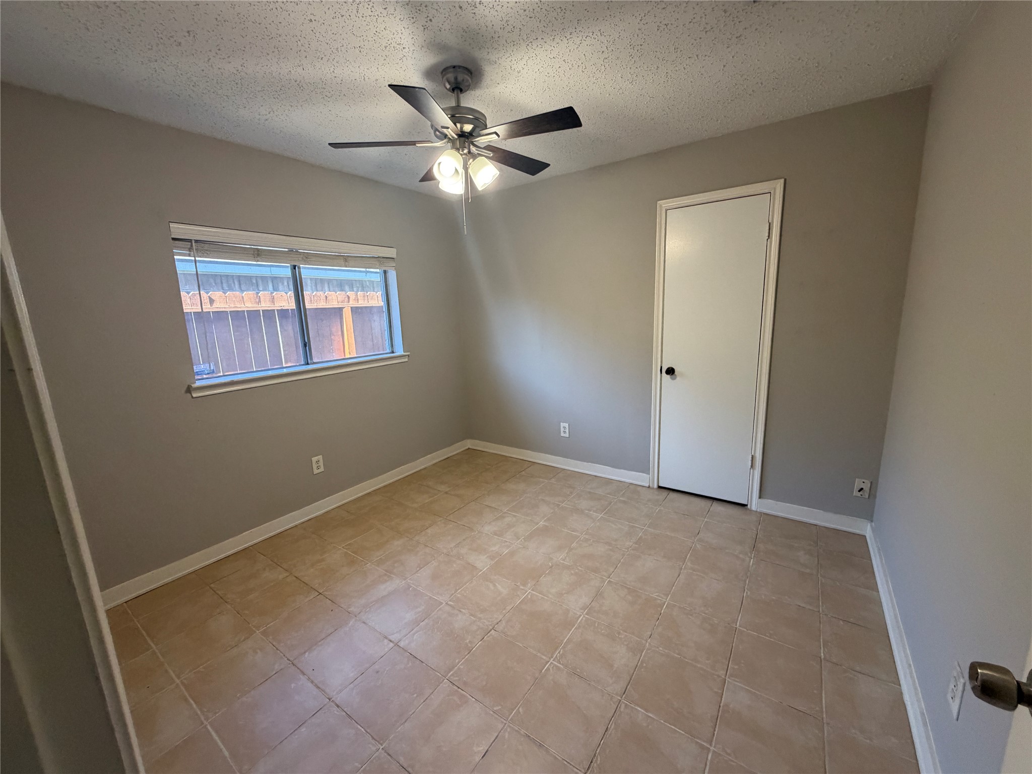 455 Oakdale Drive, Stafford, TX 77477