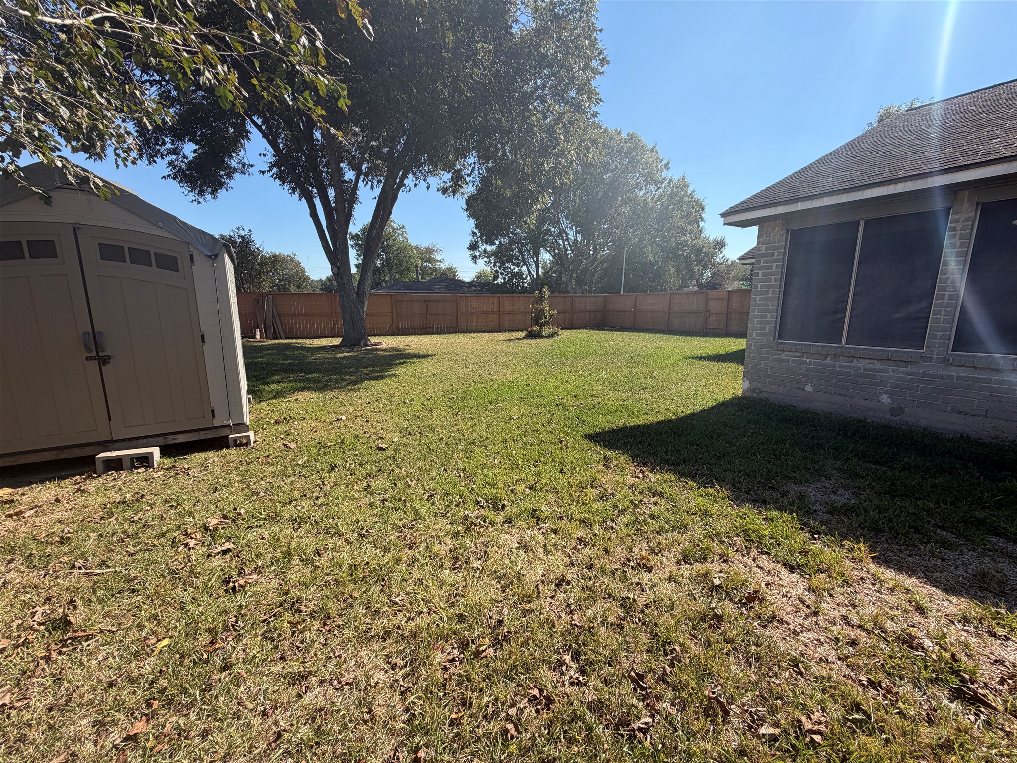 455 Oakdale Drive, Stafford, TX 77477
