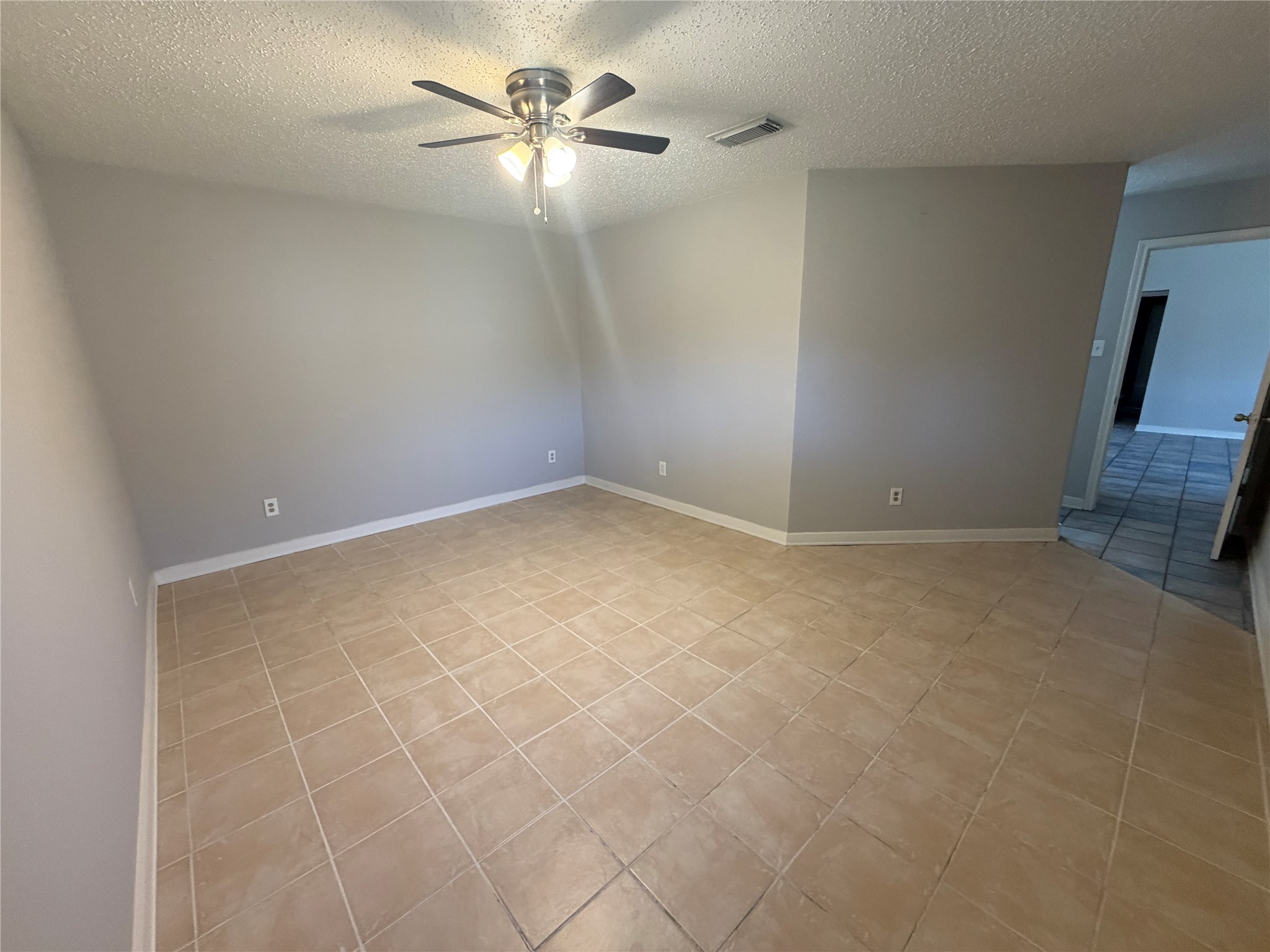455 Oakdale Drive, Stafford, TX 77477