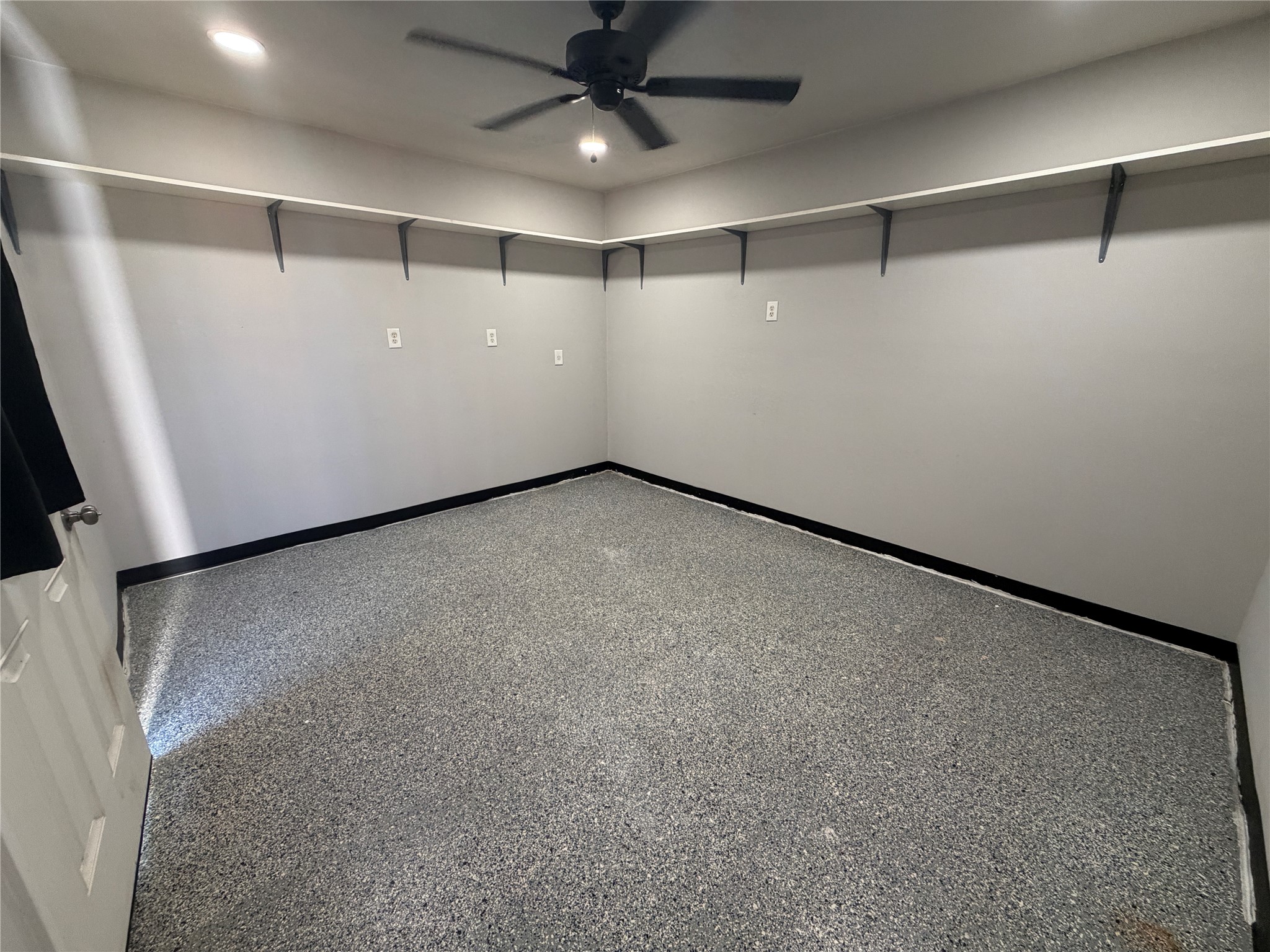 455 Oakdale Drive, Stafford, TX 77477